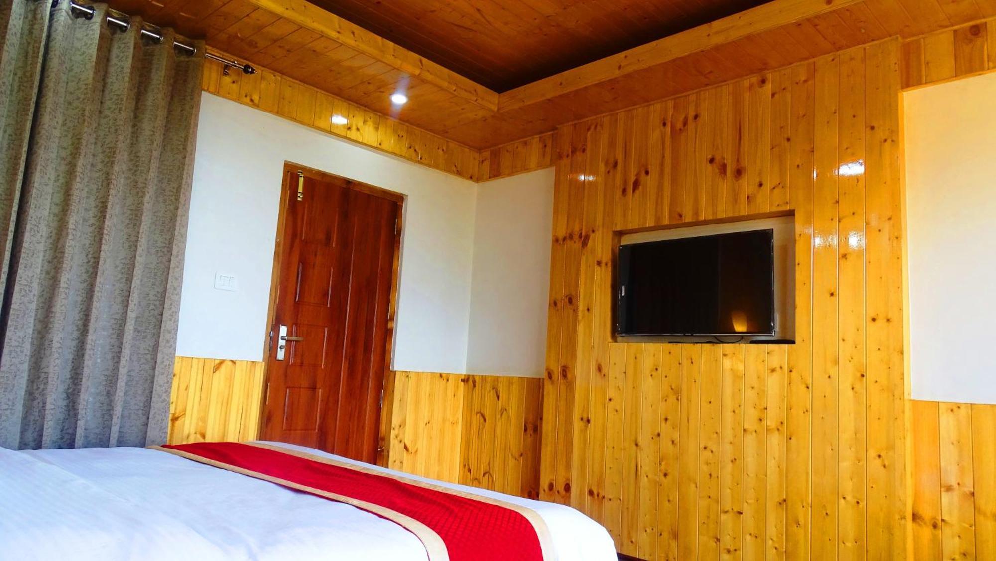 Lodge Humble Holiday Kufri *