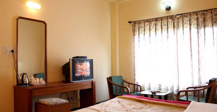 Falcon Crest-kandaghat Hotel