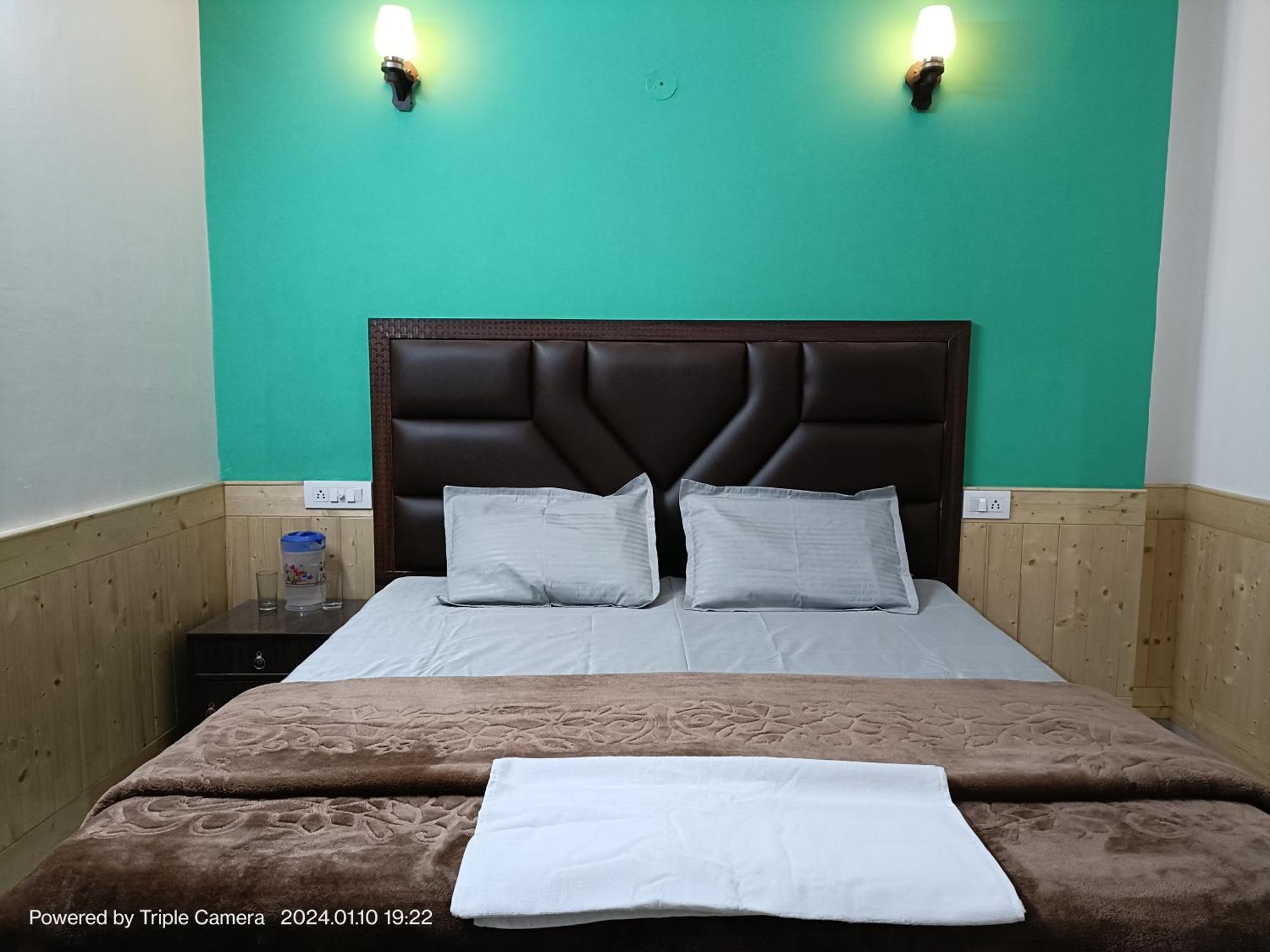Thakur Shoghi Homestay