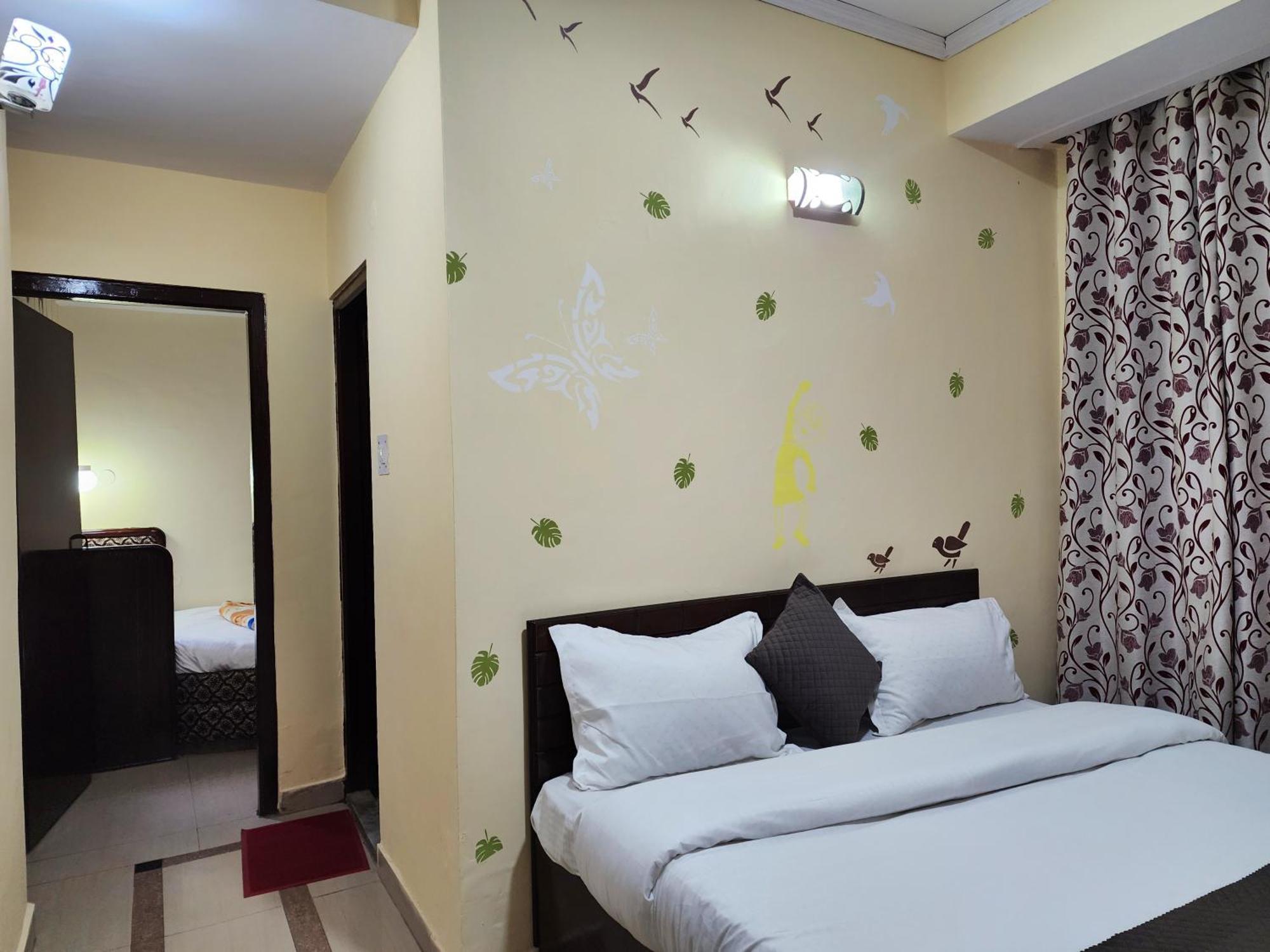 Hotel Taj Palace Near Mall Road
