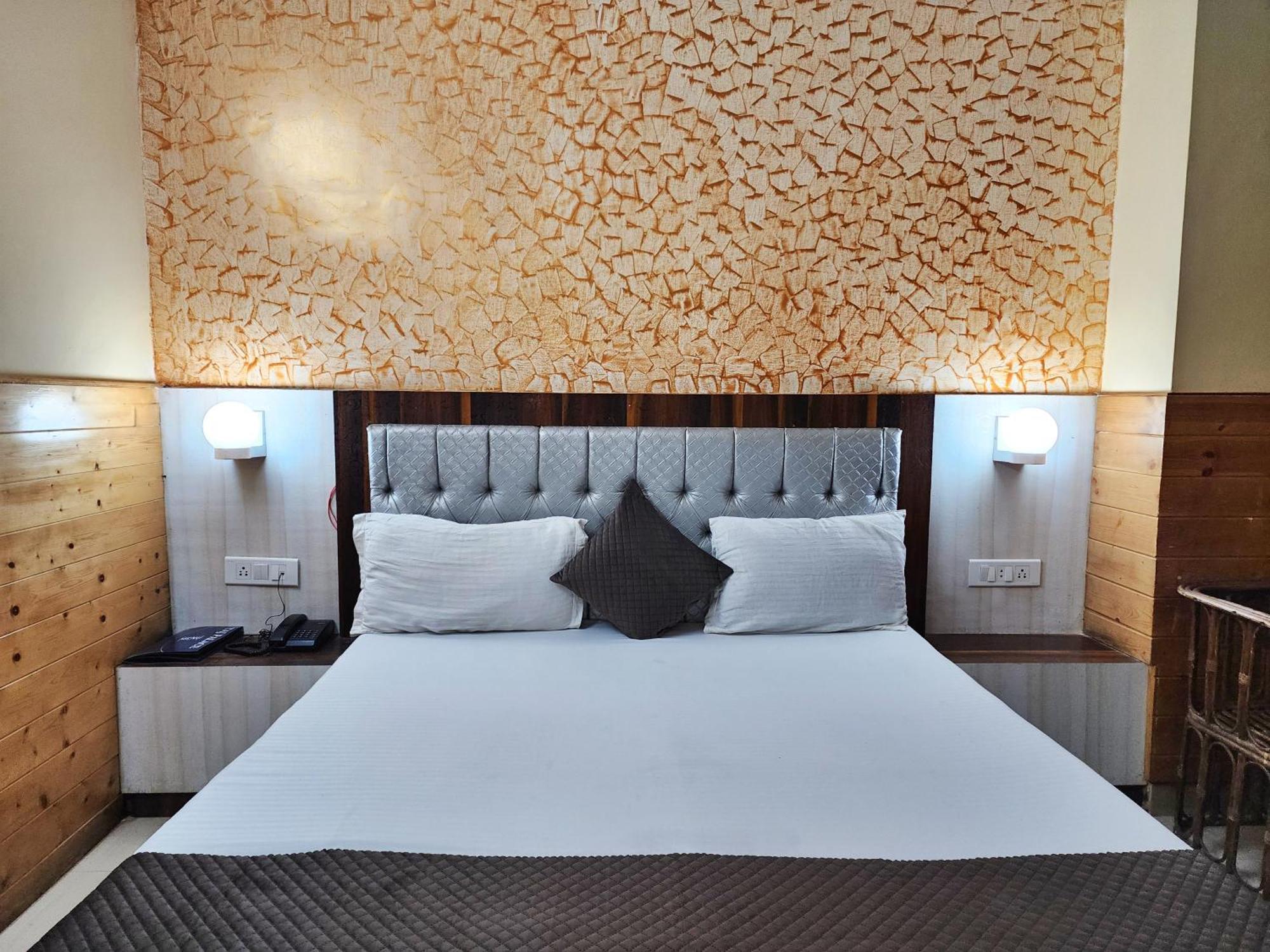Taj Palace Near Mall Road 3* Shimla