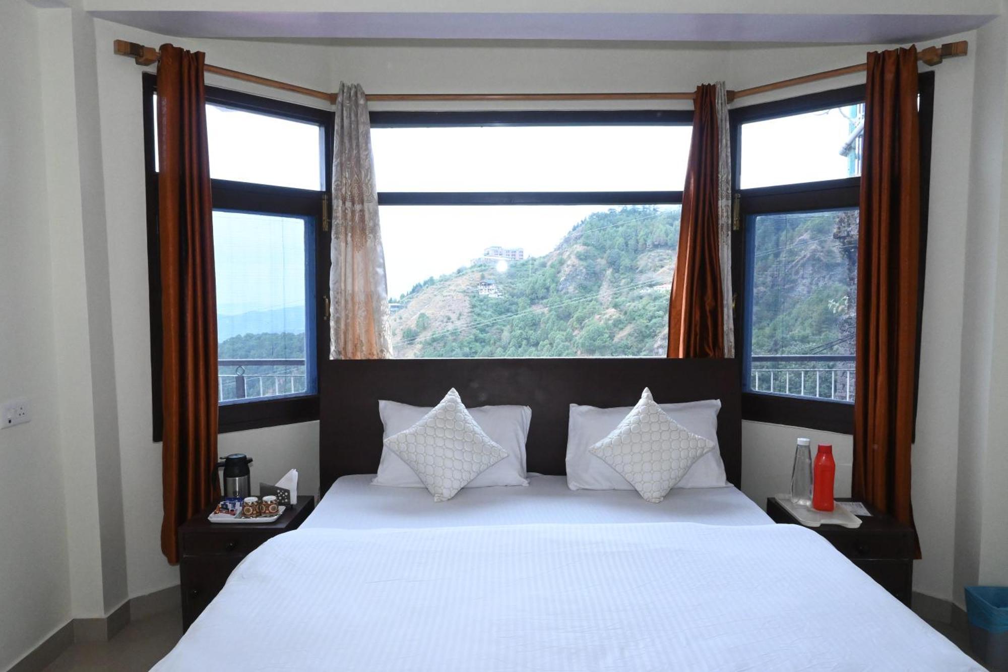 Om Niwas * Shimla