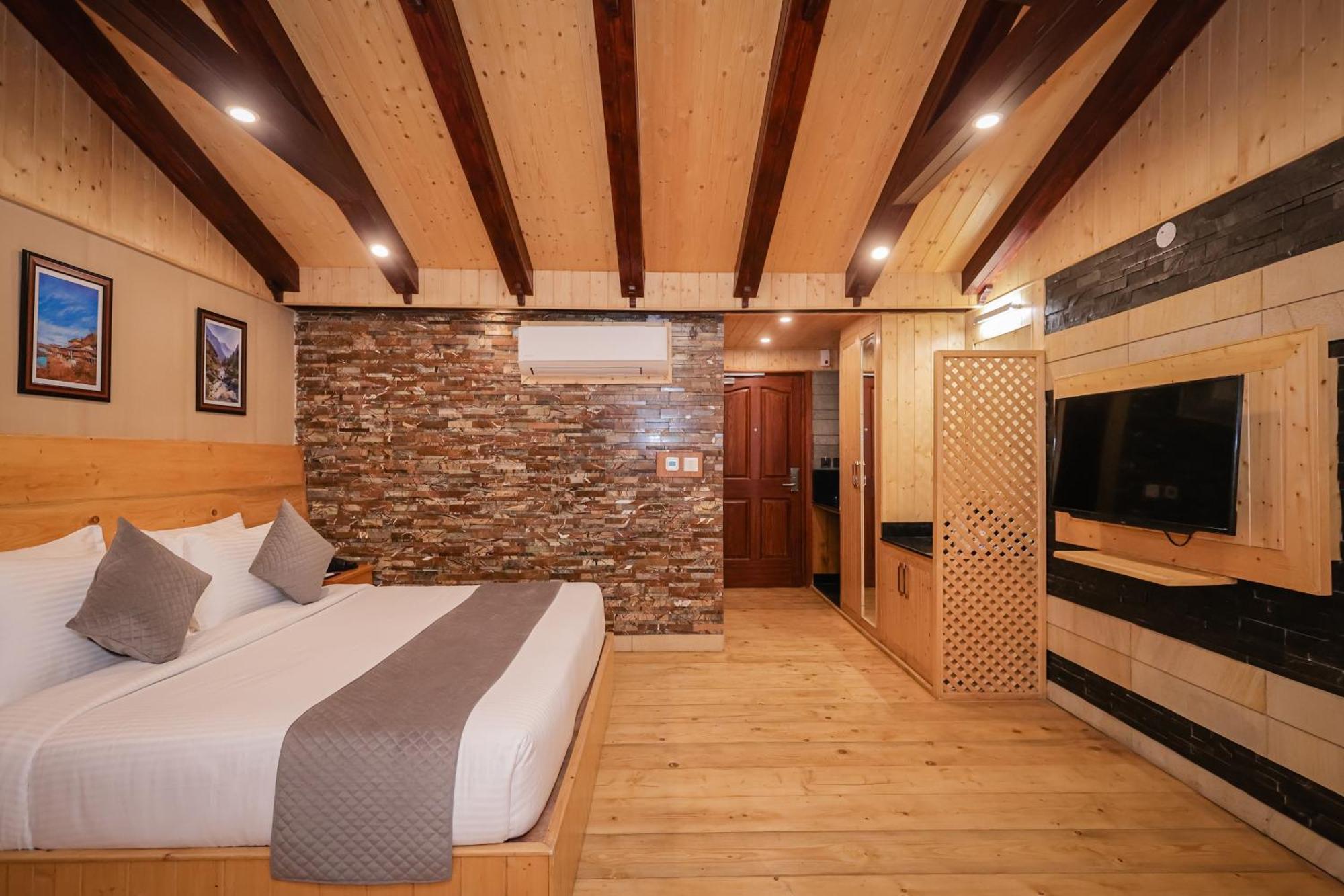 Hotel Regenta Mars Valley View Shoghi 3*
