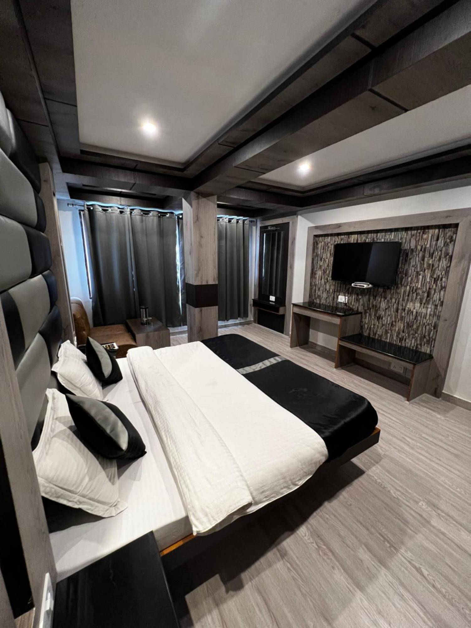 Victory Hotel