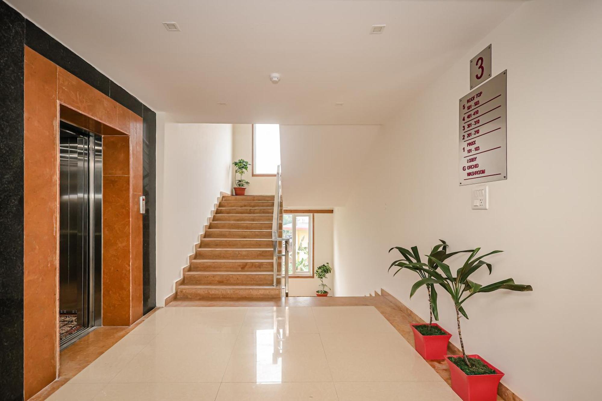 Regenta Mars Valley View Shoghi Hotel