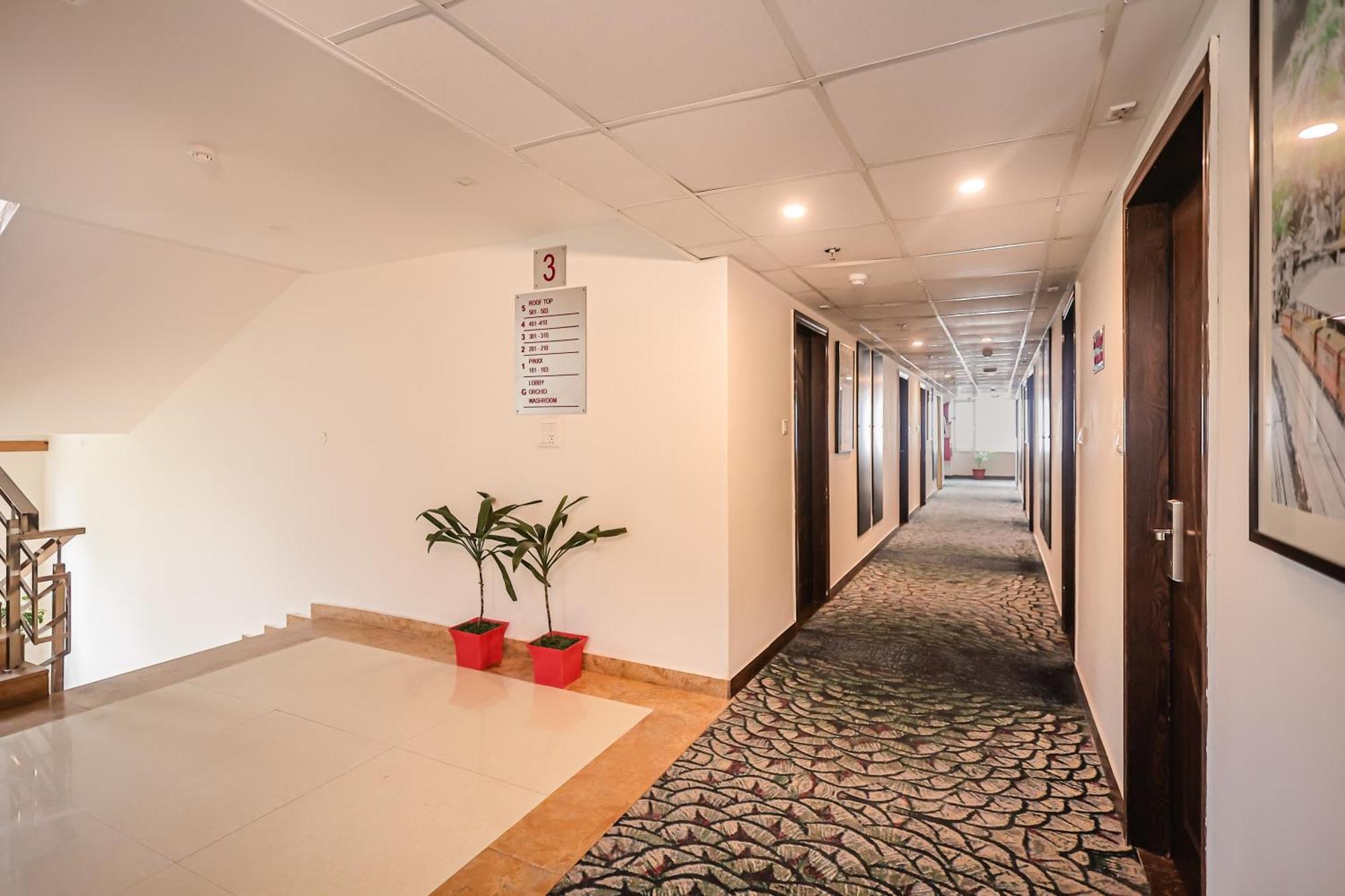 Regenta Mars Valley View Shoghi Hotel 3*