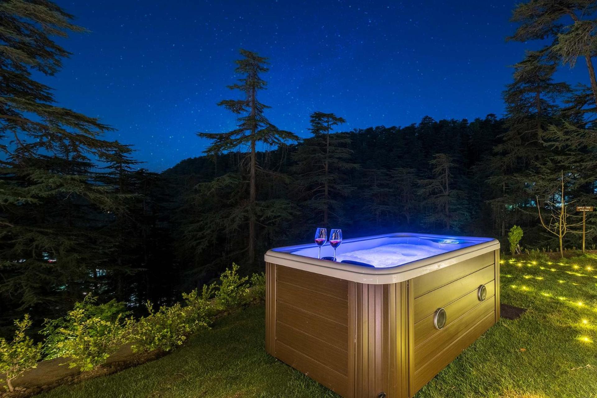 Stayvista At Pine Estate With Outdoor Jacuzzi * Shimla
