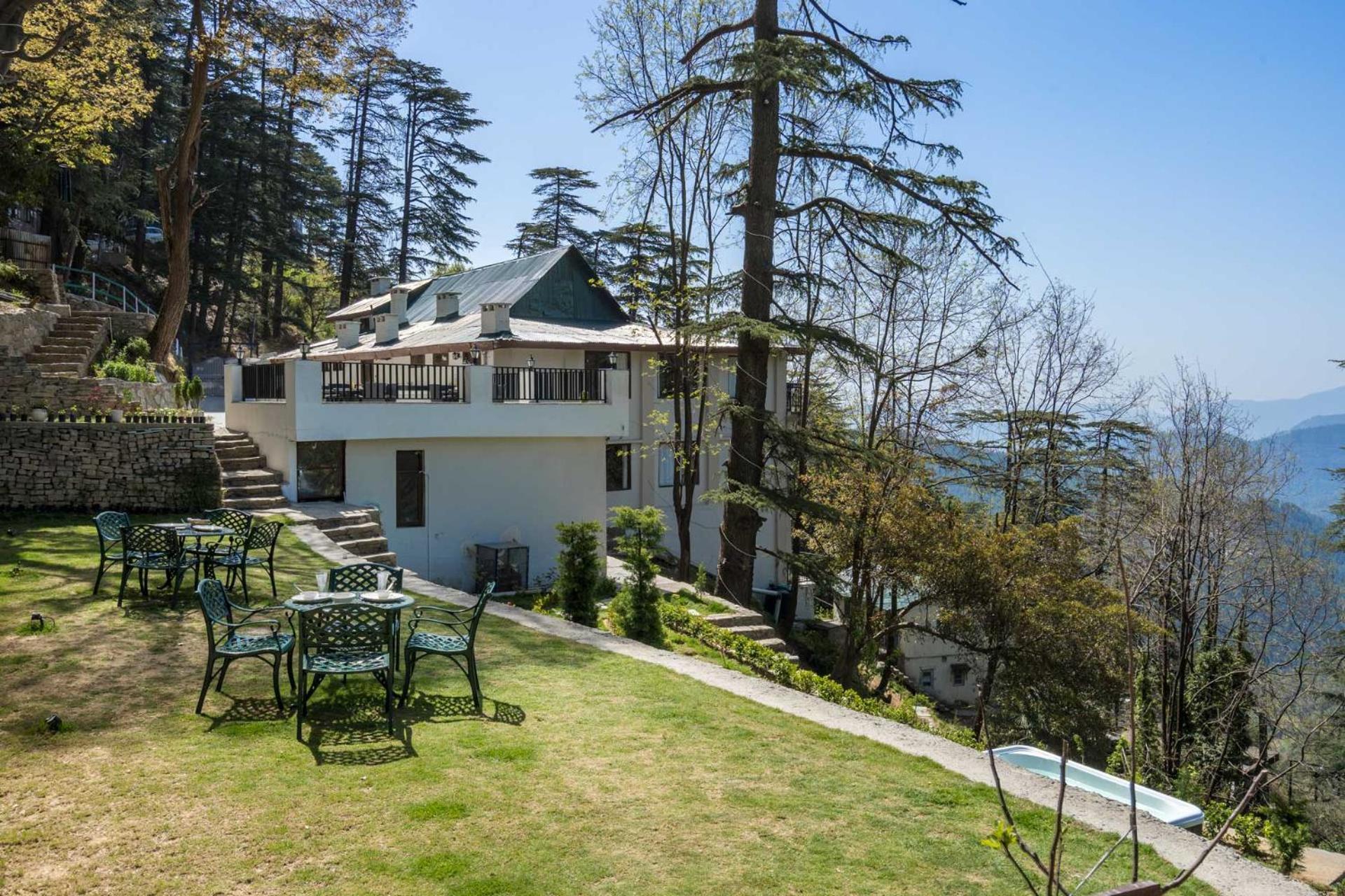 Stayvista At Pine Estate With Outdoor Jacuzzi *