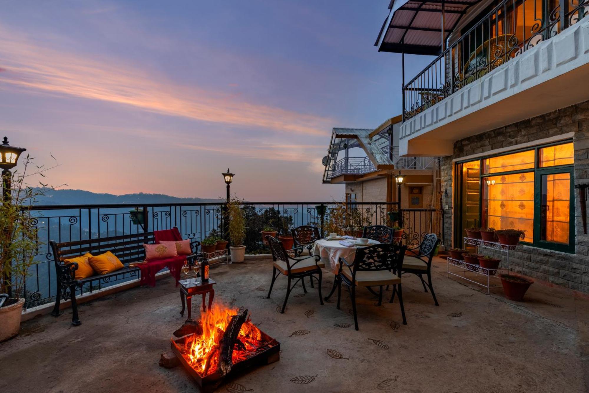 Alaya 5 Bhk With Hill View - Meridian Oak Villa