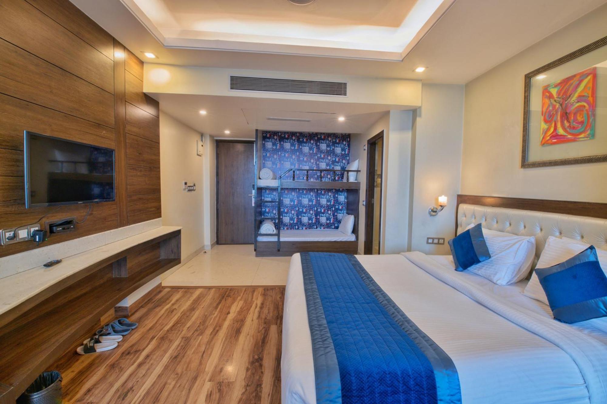 The Cedar Grand And