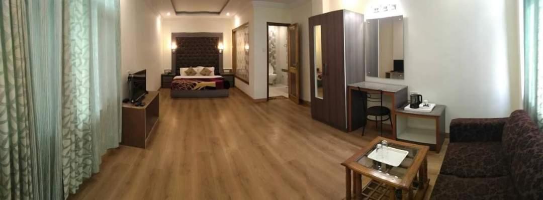 Lords Regency Hotel