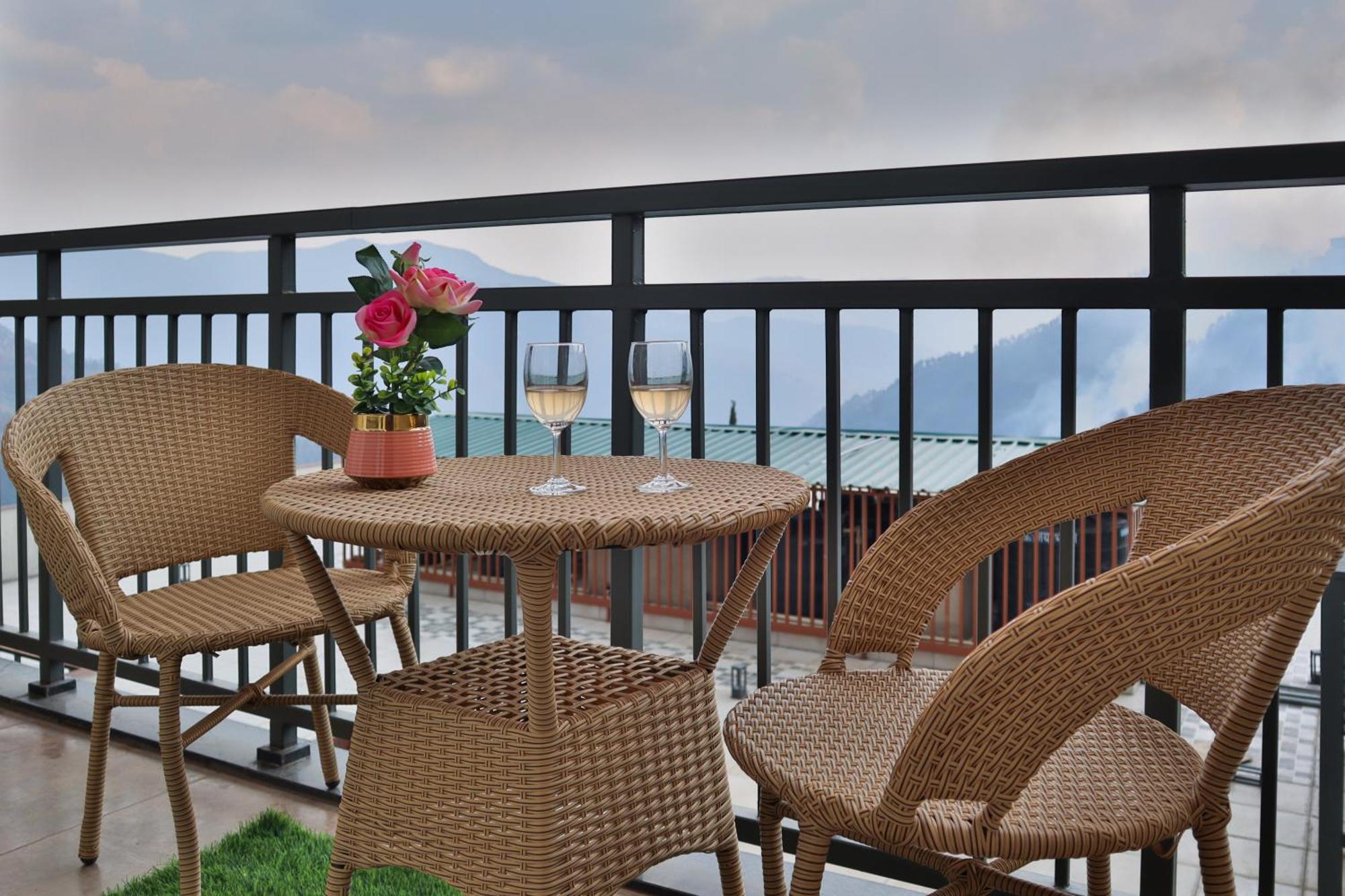 Apartment Alaya Cliff Mist 2bhk In Panthaghati Shimla