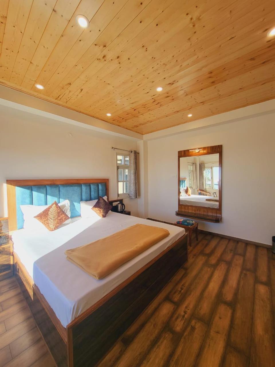 Hotel Maywood