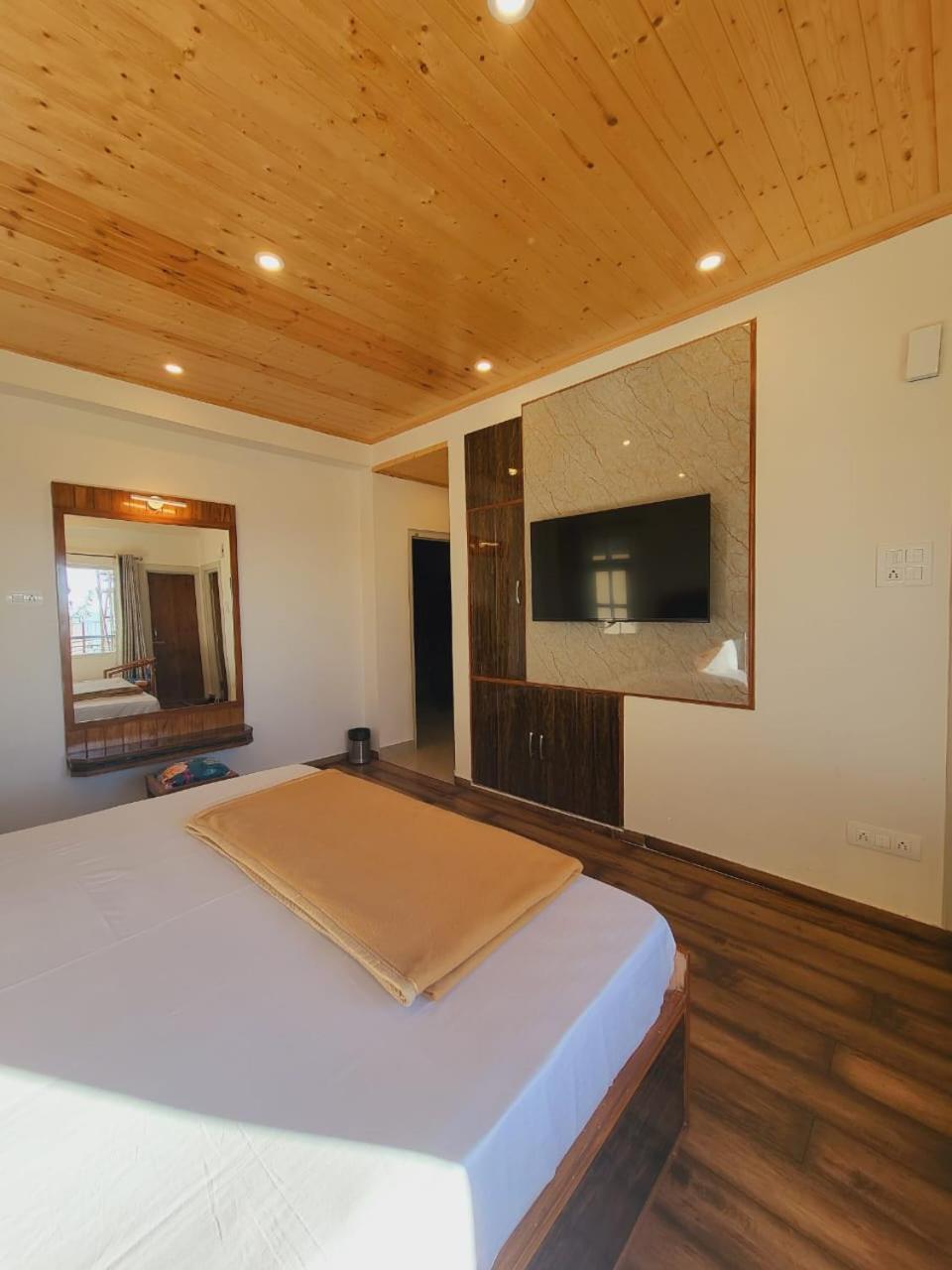 Hotel Maywood