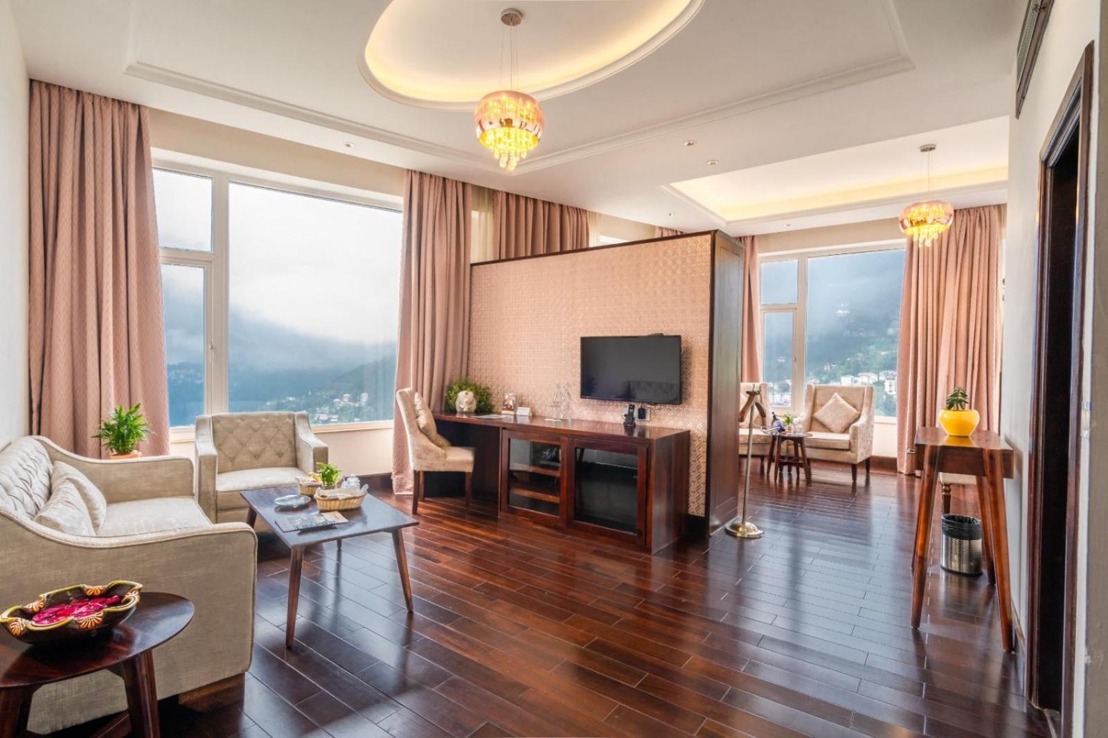 The Orchid Hotel 5*