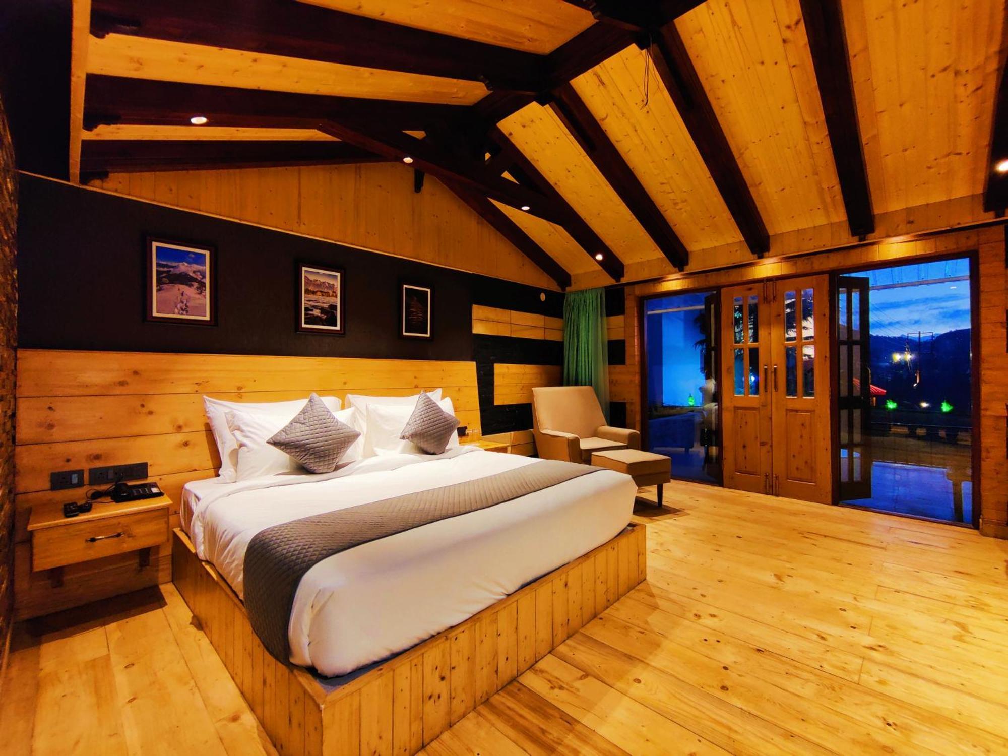 Hotel Regenta Mars Valley View Shoghi