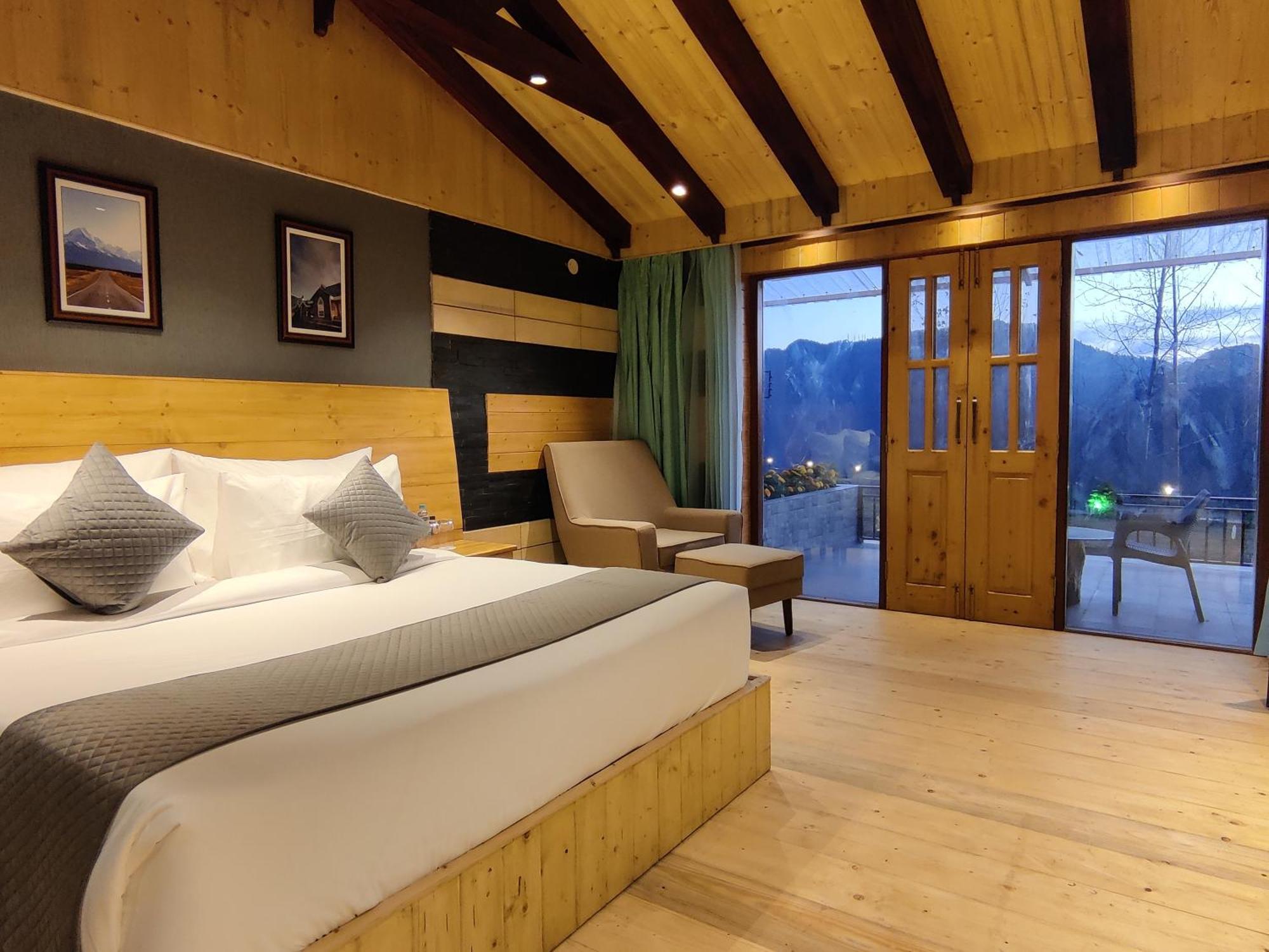 Hotel Regenta Mars Valley View Shoghi Shimla