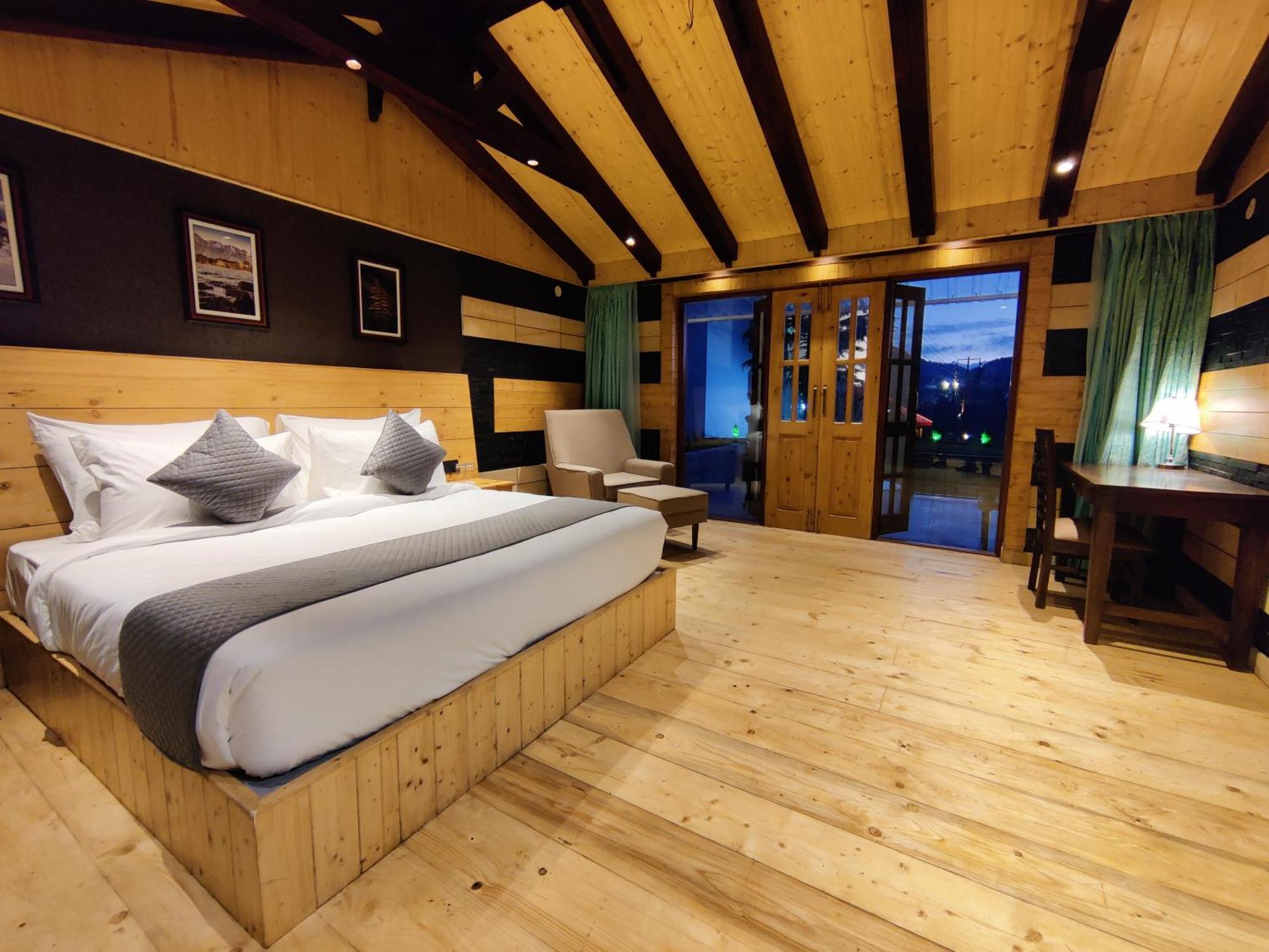 Regenta Mars Valley View Shoghi 3*