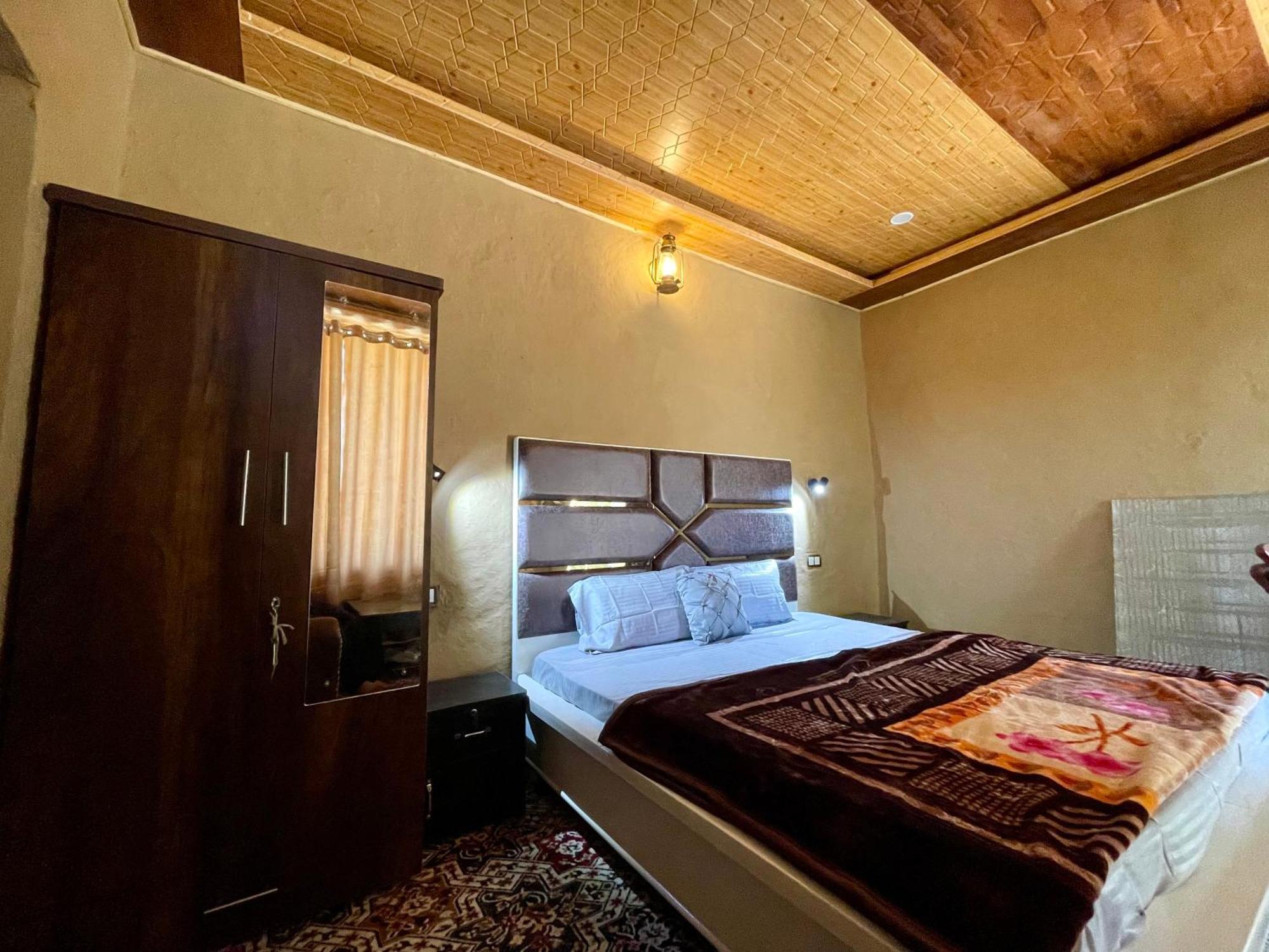 Lodge The Pahadi House