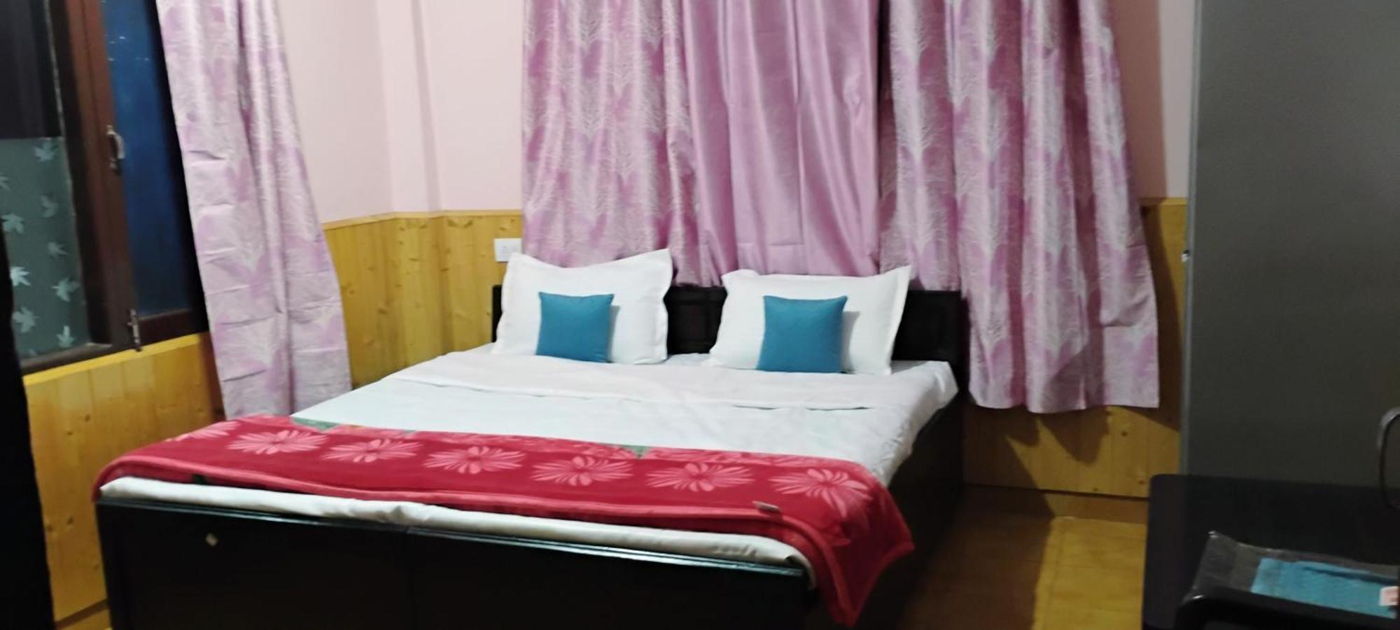 Homestay Thakur Homes *