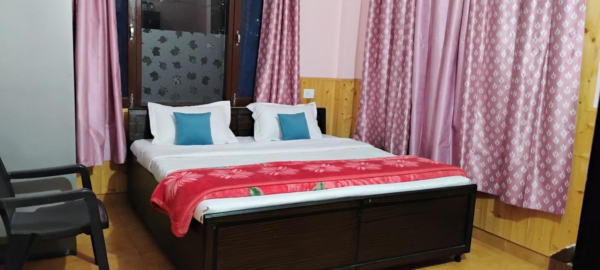 Thakur Homes Homestay *