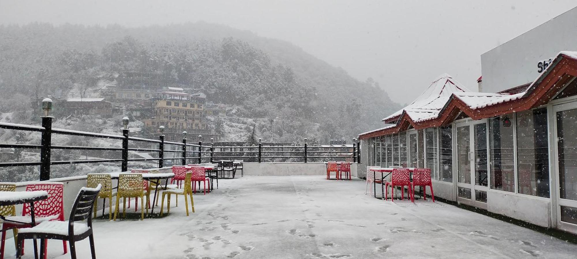 Hotel Regenta Mars Valley View Shoghi