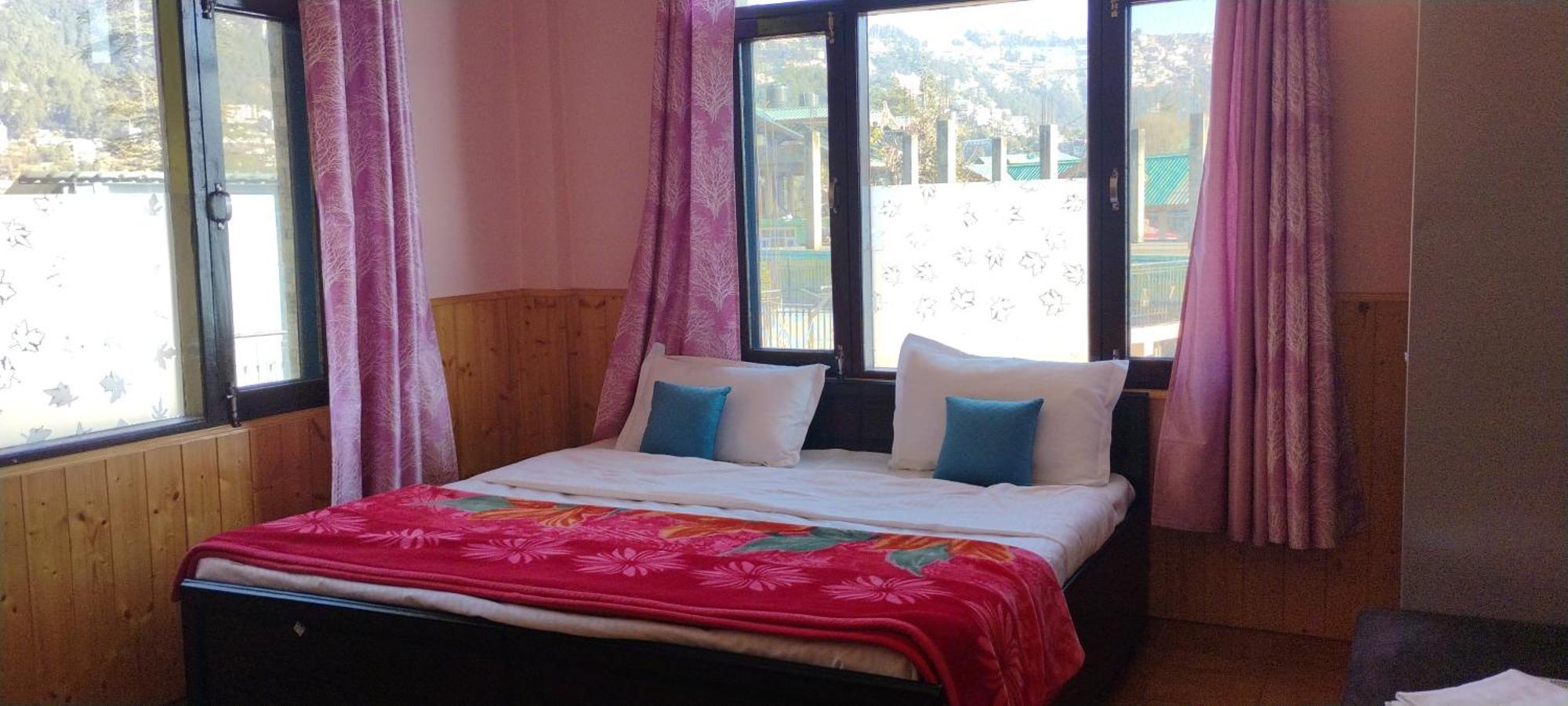 Homestay Thakur Homes *
