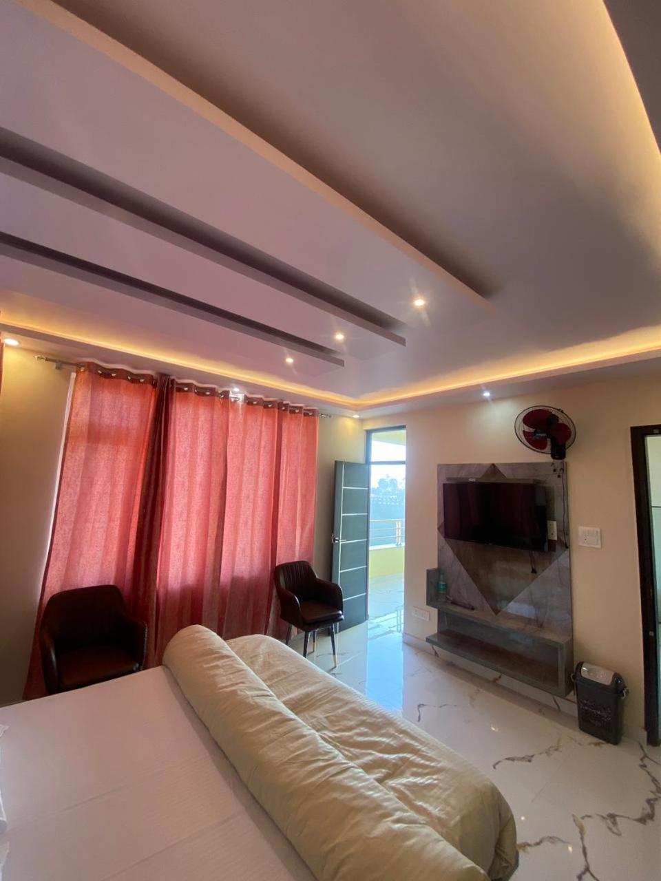 Hotel Harmony Heights 3*