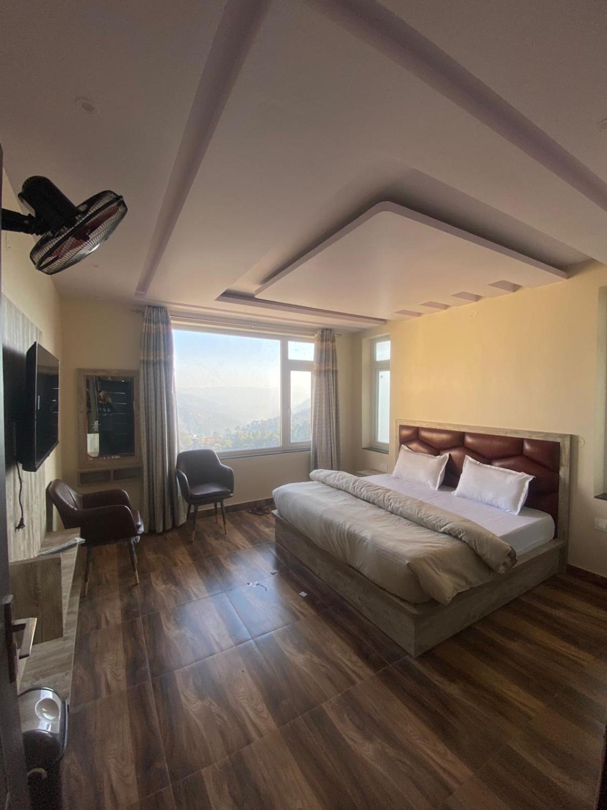 Hotel Harmony Heights