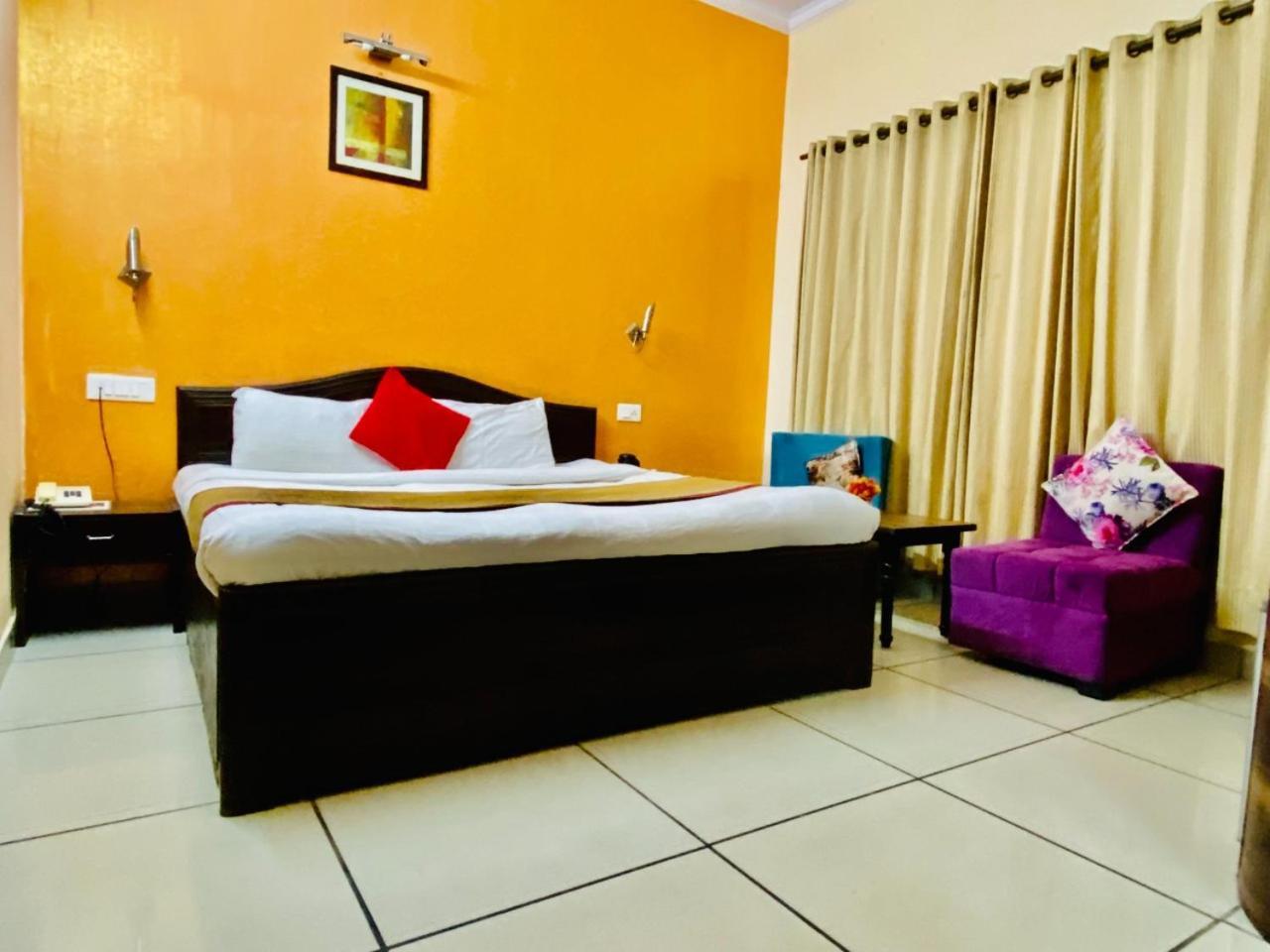 Aachman Regency With Rooftop Terrace 3*
