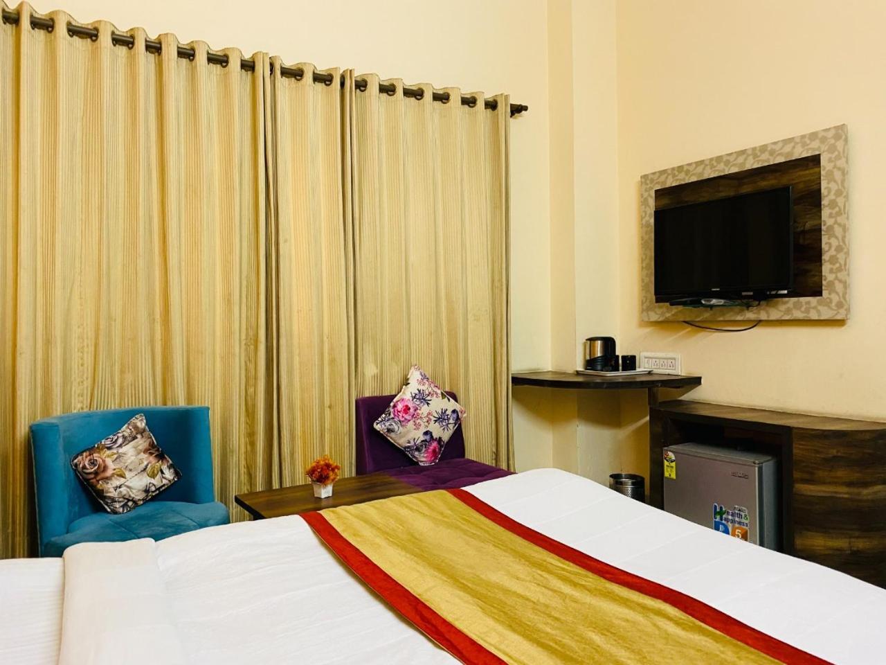 Aachman Regency With Rooftop Terrace 3*