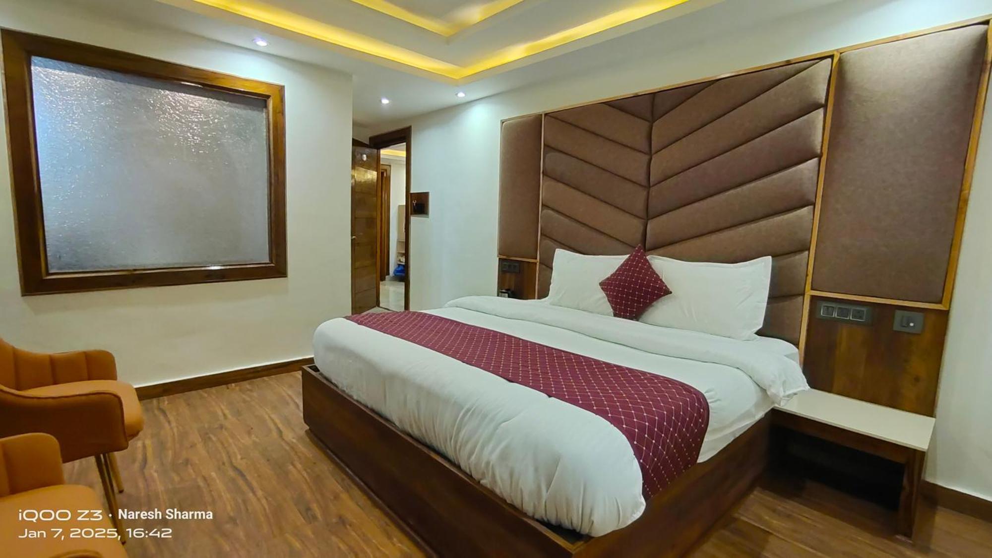 Hotel The Vista - Royale Near Mall Road Free Pickup From Railway Station 4*
