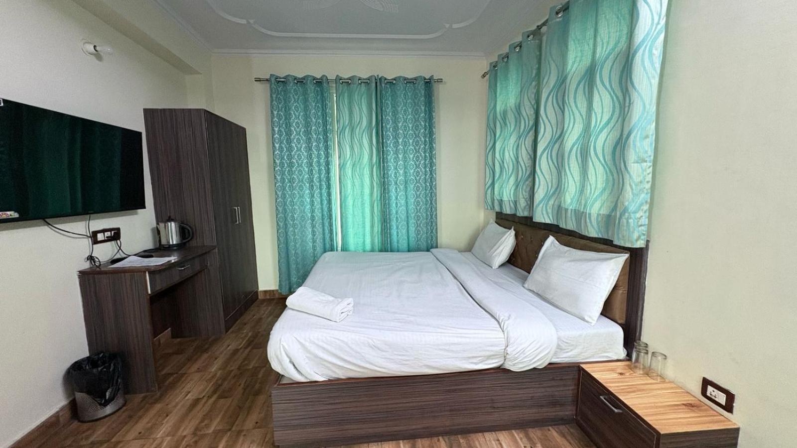 Staynest Mashobra With Balcony Shimla