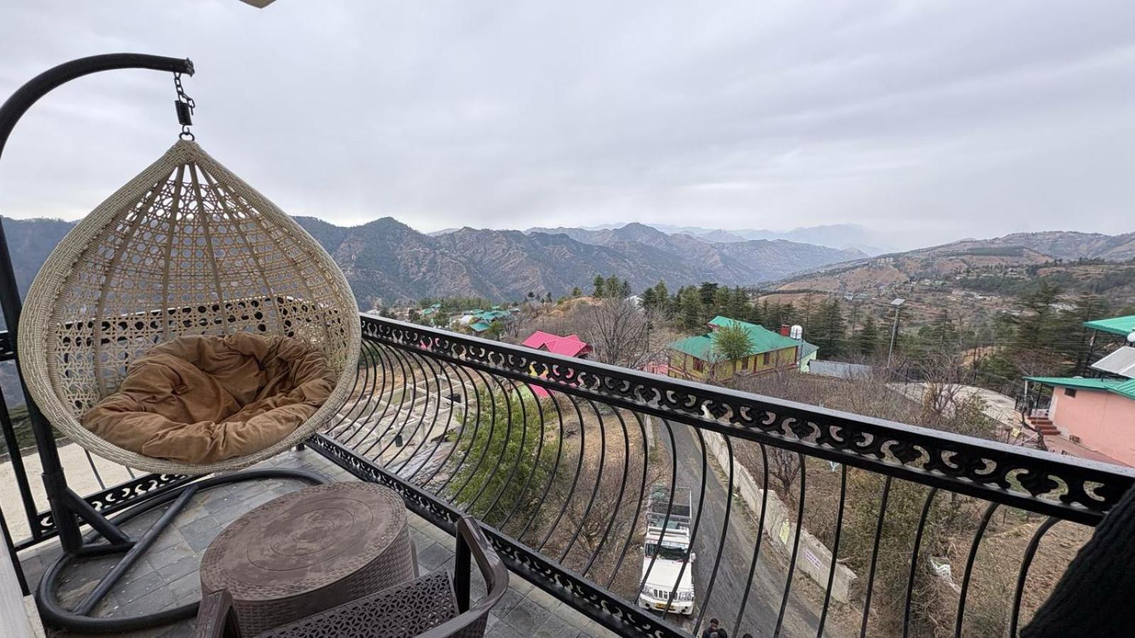 Staynest Mashobra With Balcony Hotel *