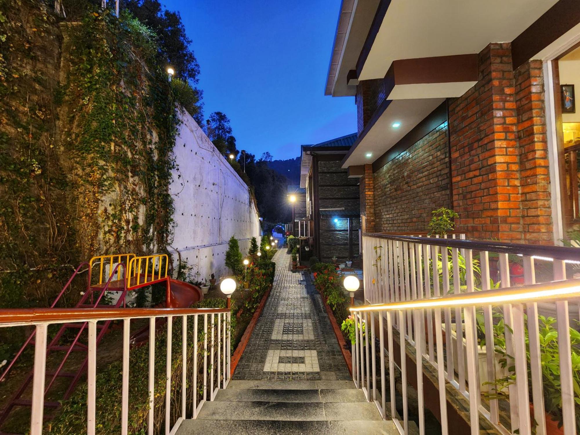 Kamna Hill A Boutique Resort 4*