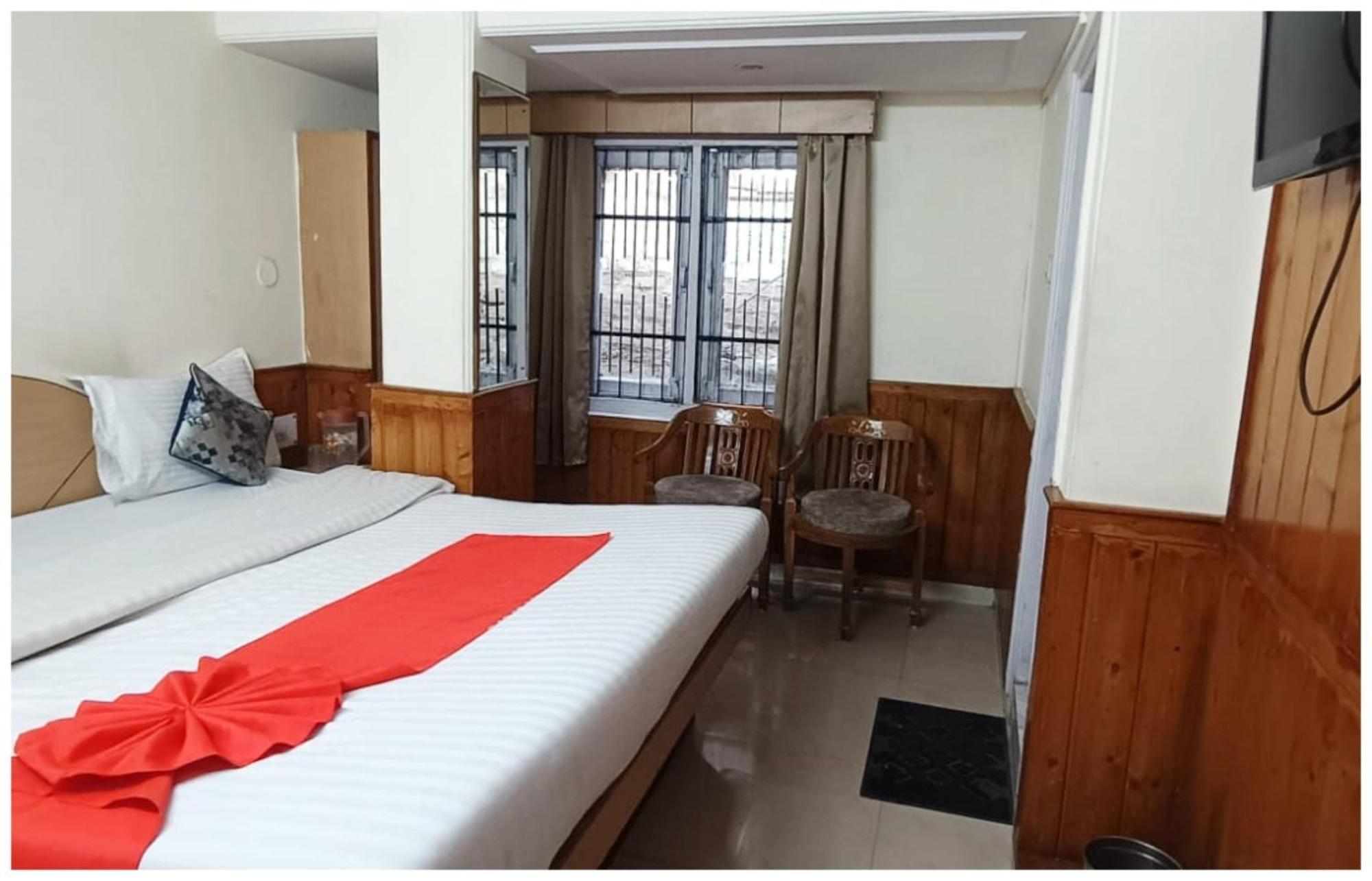 Budget - A P A S A R A - Near Tourism Lift - Baba Bhalku Rail Museum- Hygiene & Spacious - Budget Hotel