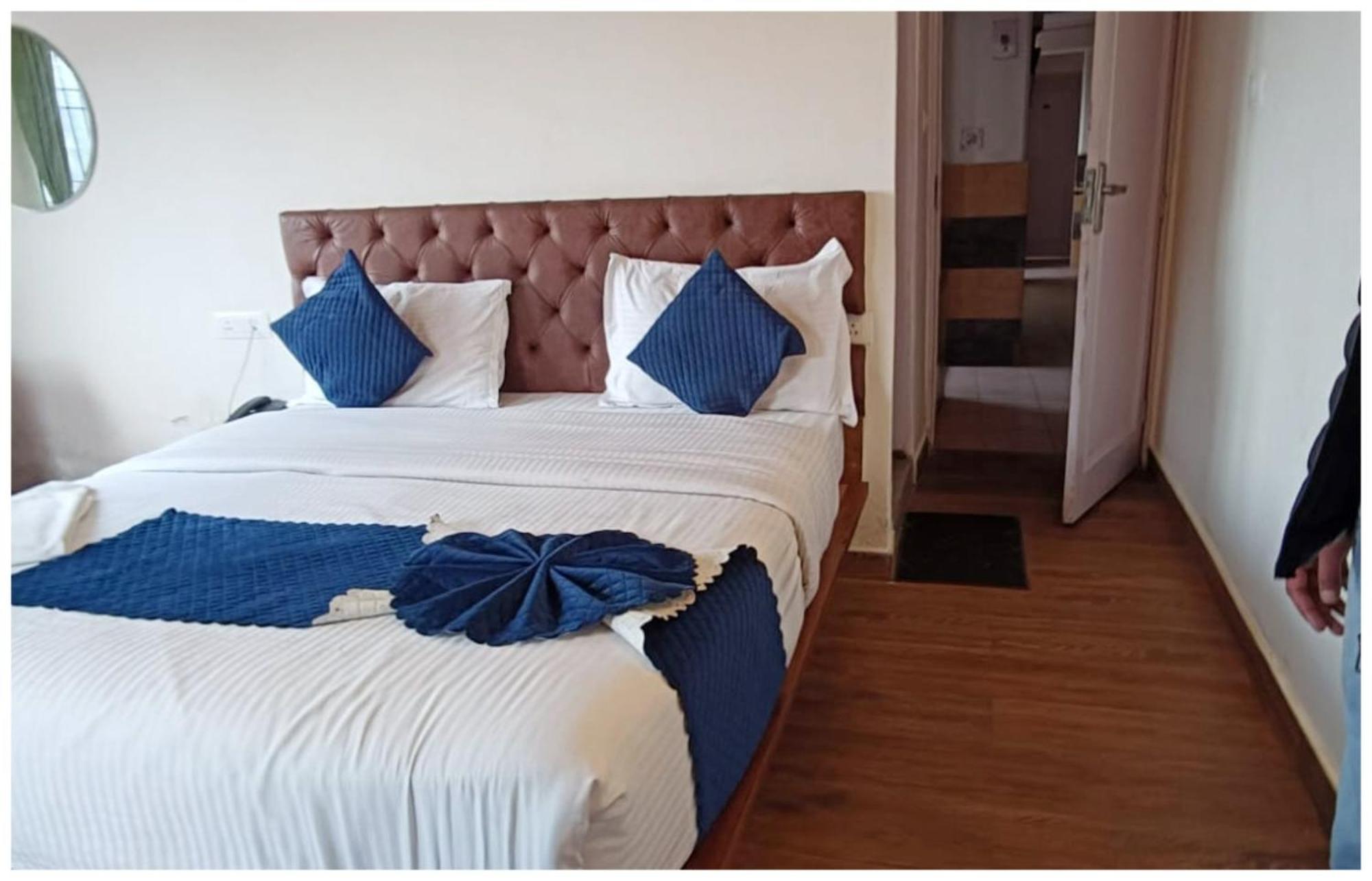 Budget - A P A S A R A - Near Tourism Lift - Baba Bhalku Rail Museum- Hygiene & Spacious - Budget Hotel 3*