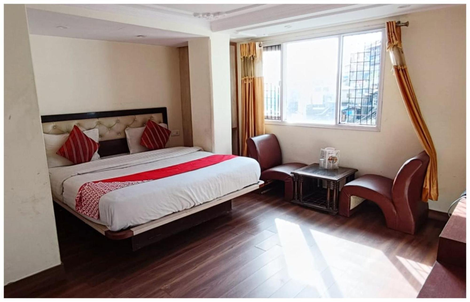 Hotel Budget - A P A S A R A - Near Tourism Lift - Baba Bhalku Rail Museum- Hygiene & Spacious - Budget