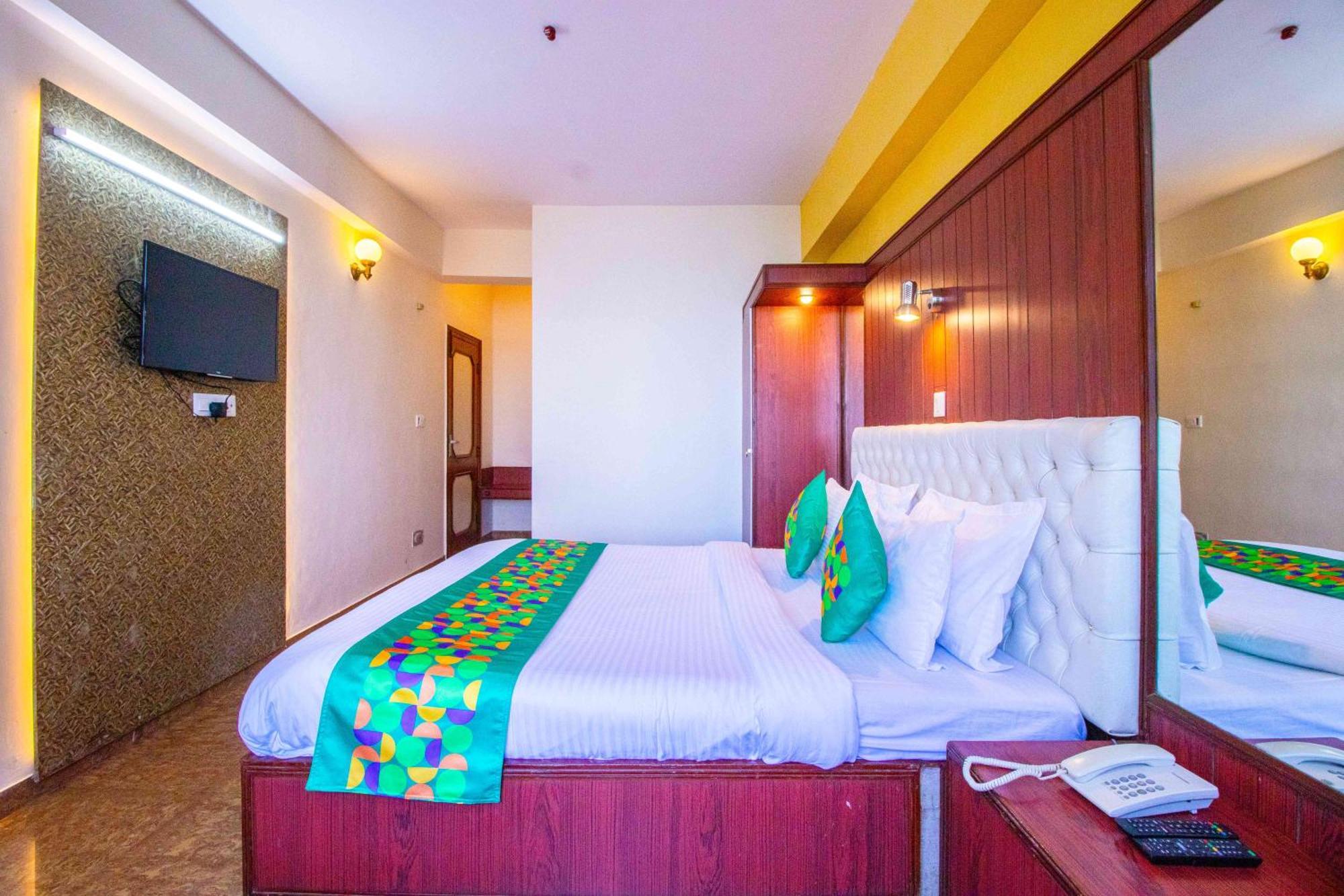 Treebo Varuna With Mountain View Hotel 3*