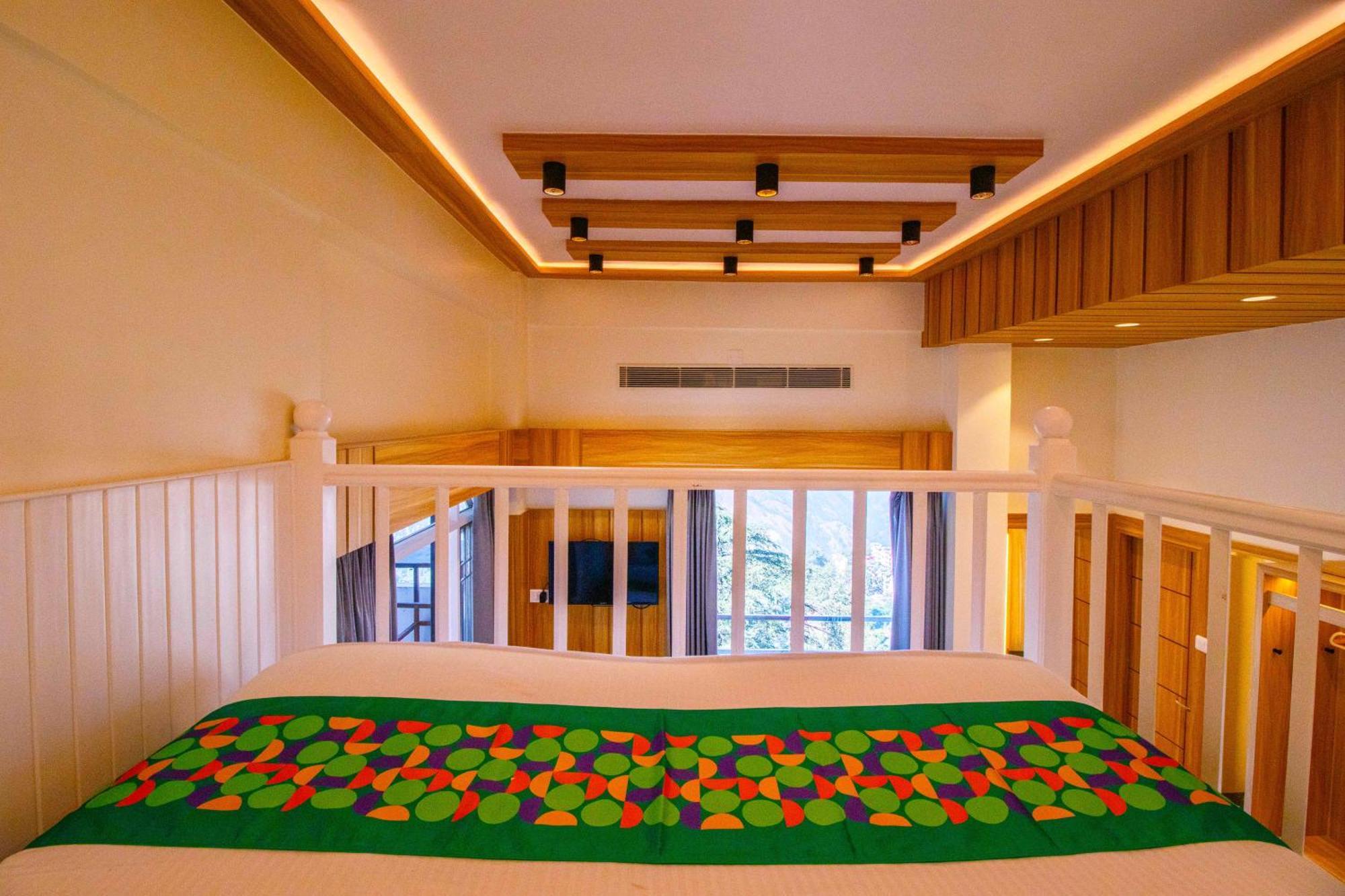 Treebo Varuna With Mountain View Hotel