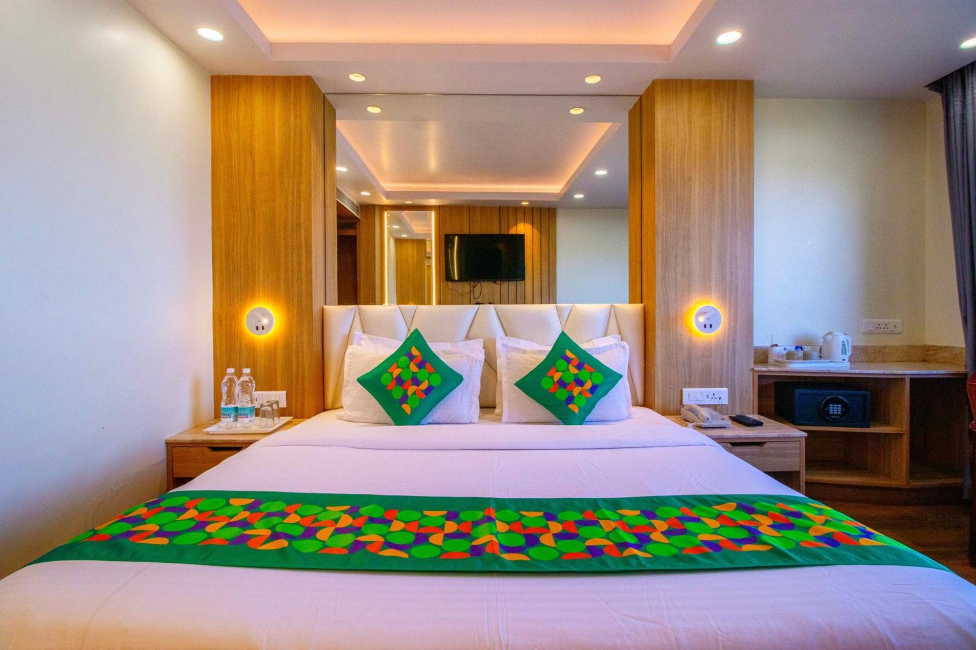 Treebo Varuna With Mountain View Hotel