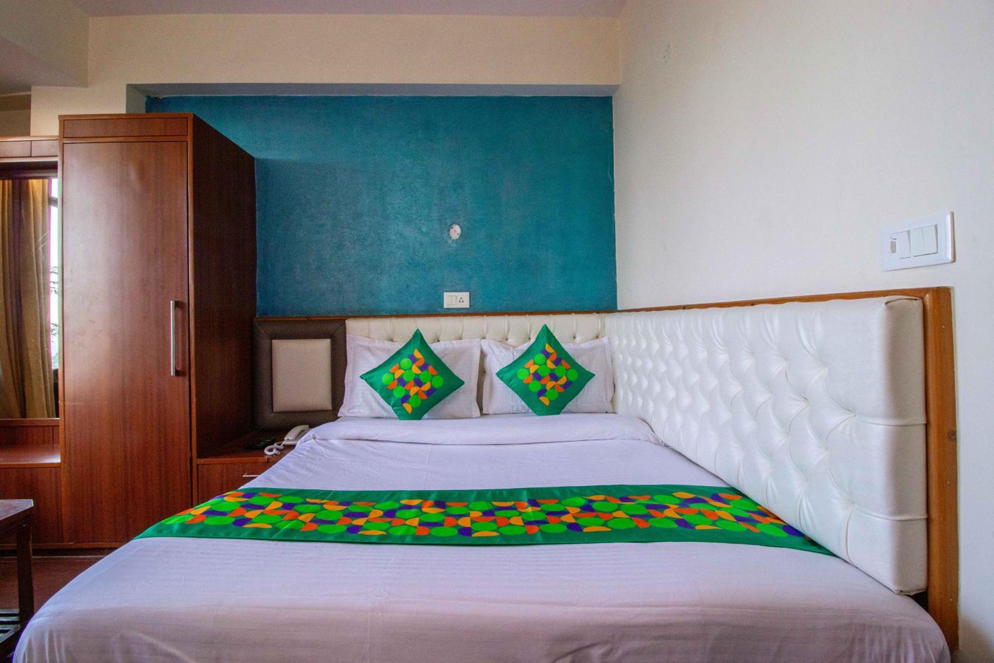 Treebo Varuna With Mountain View Hotel Shimla