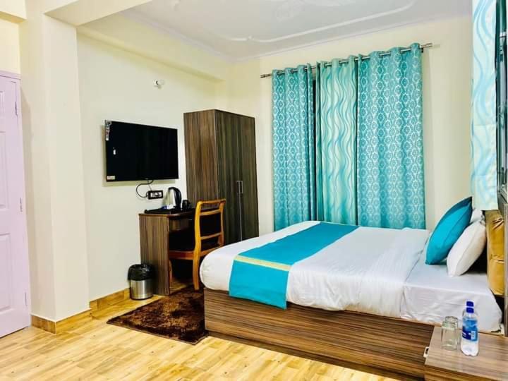 Staynest Mashobra With Balcony *