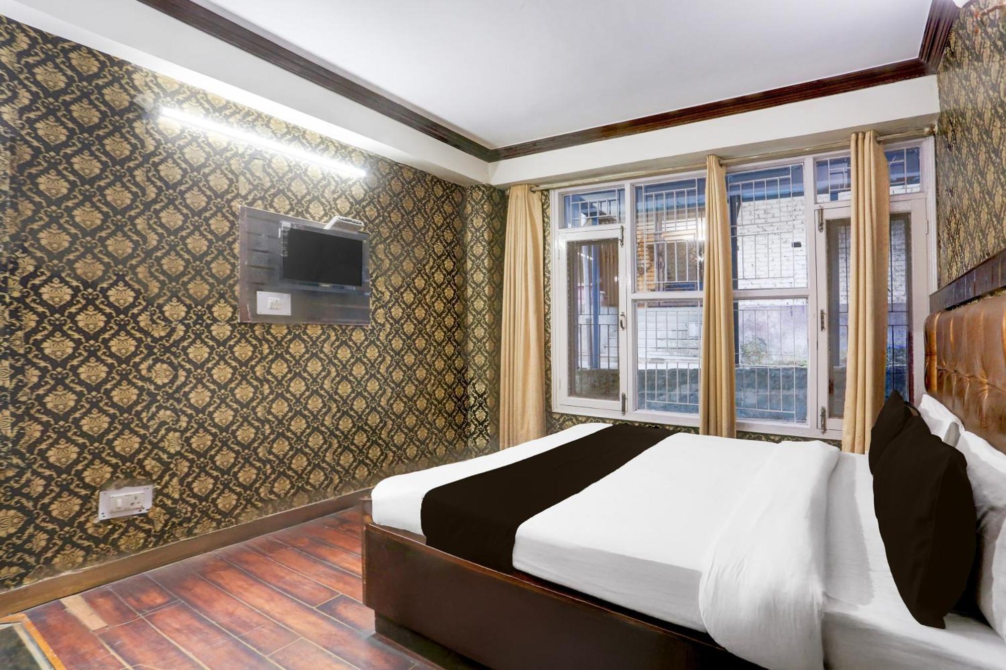 Hotel Super Collection O Mall Road Formerly Shubham 3*