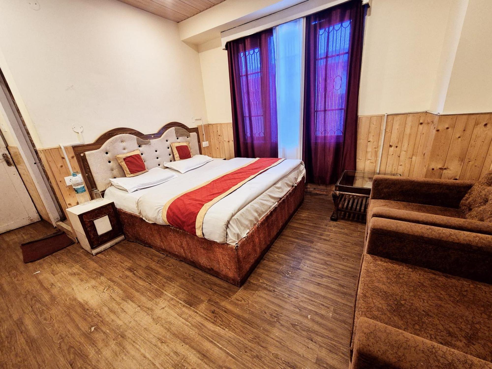 Bed & Breakfast Shorya Family The Mall