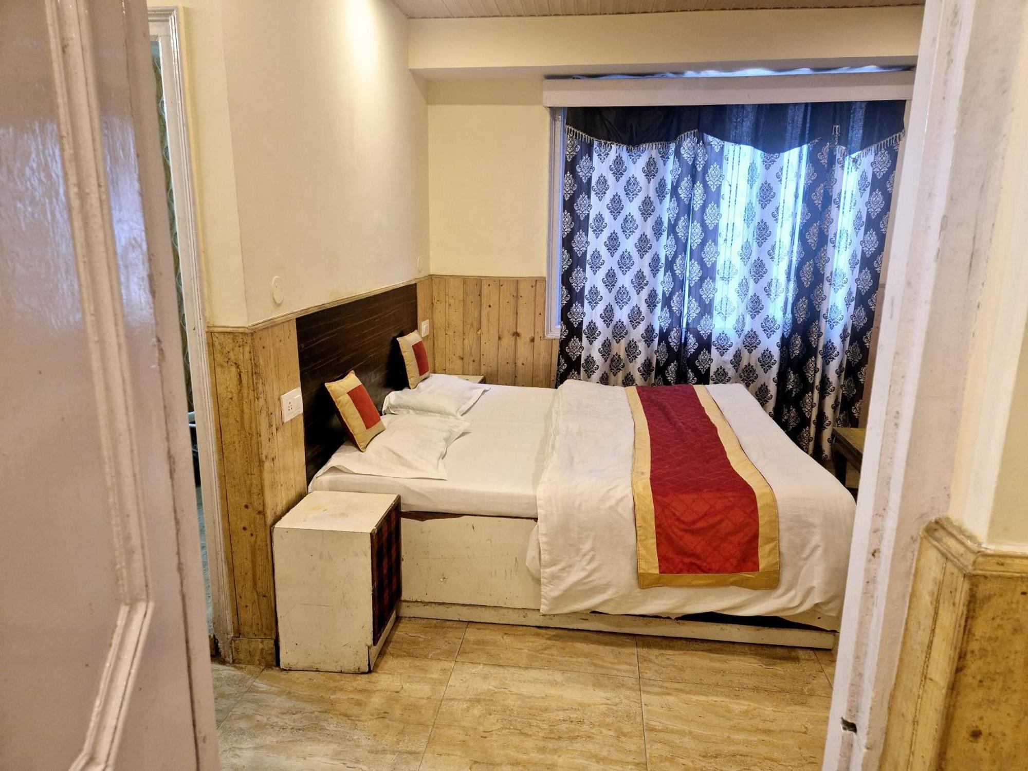 Bed & Breakfast Shorya Family The Mall