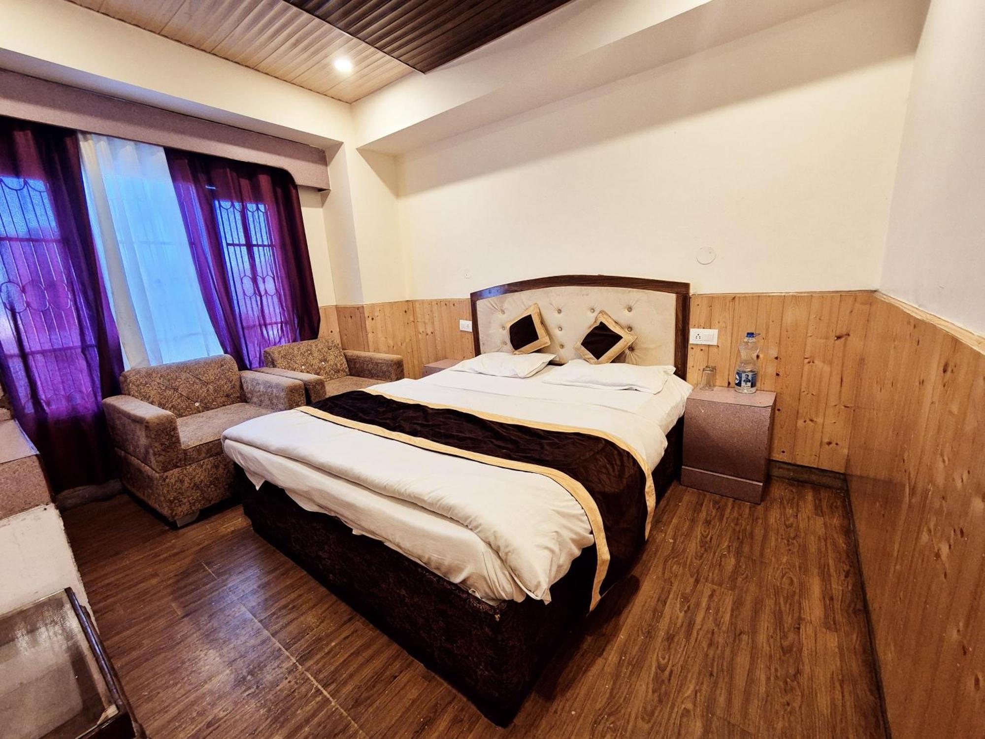 Shorya Family The Mall Bed & Breakfast Shimla