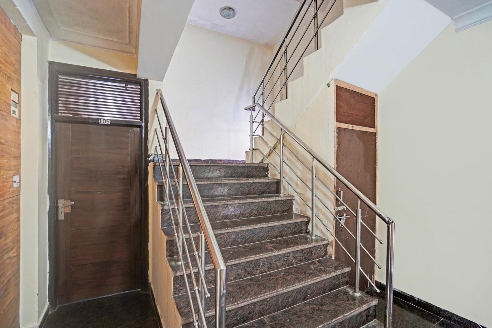 Super Collection O Mall Road Shimla Formerly Radhey Shyam Hotel Shimla