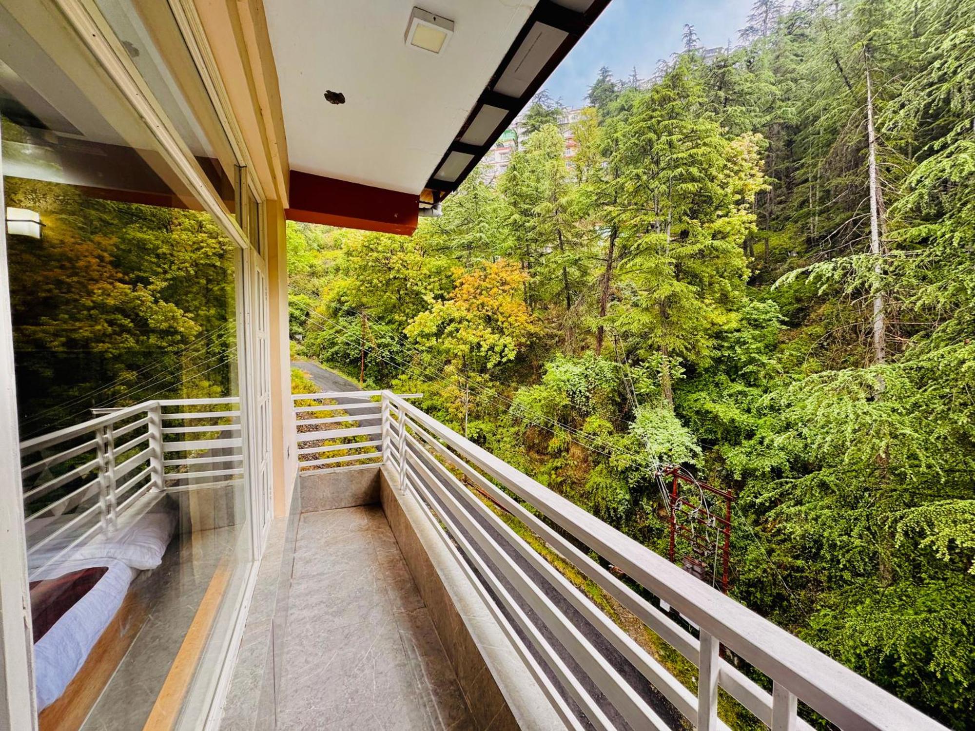 Staynest In Centre - 3 Bhk - Private Parking - Balcony View Shimla
