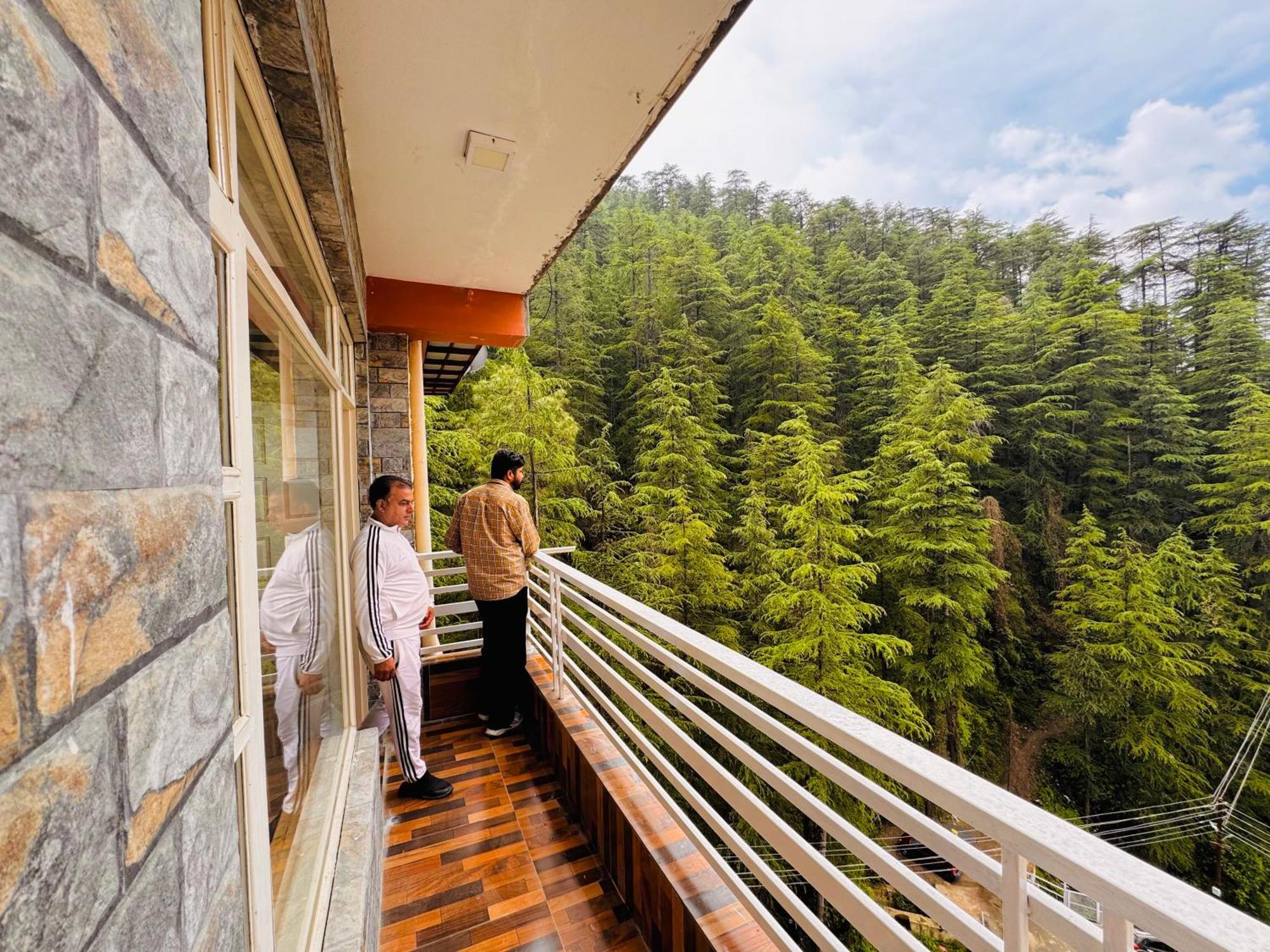 Staynest In Centre - 3 Bhk - Private Parking - Balcony View Hotel